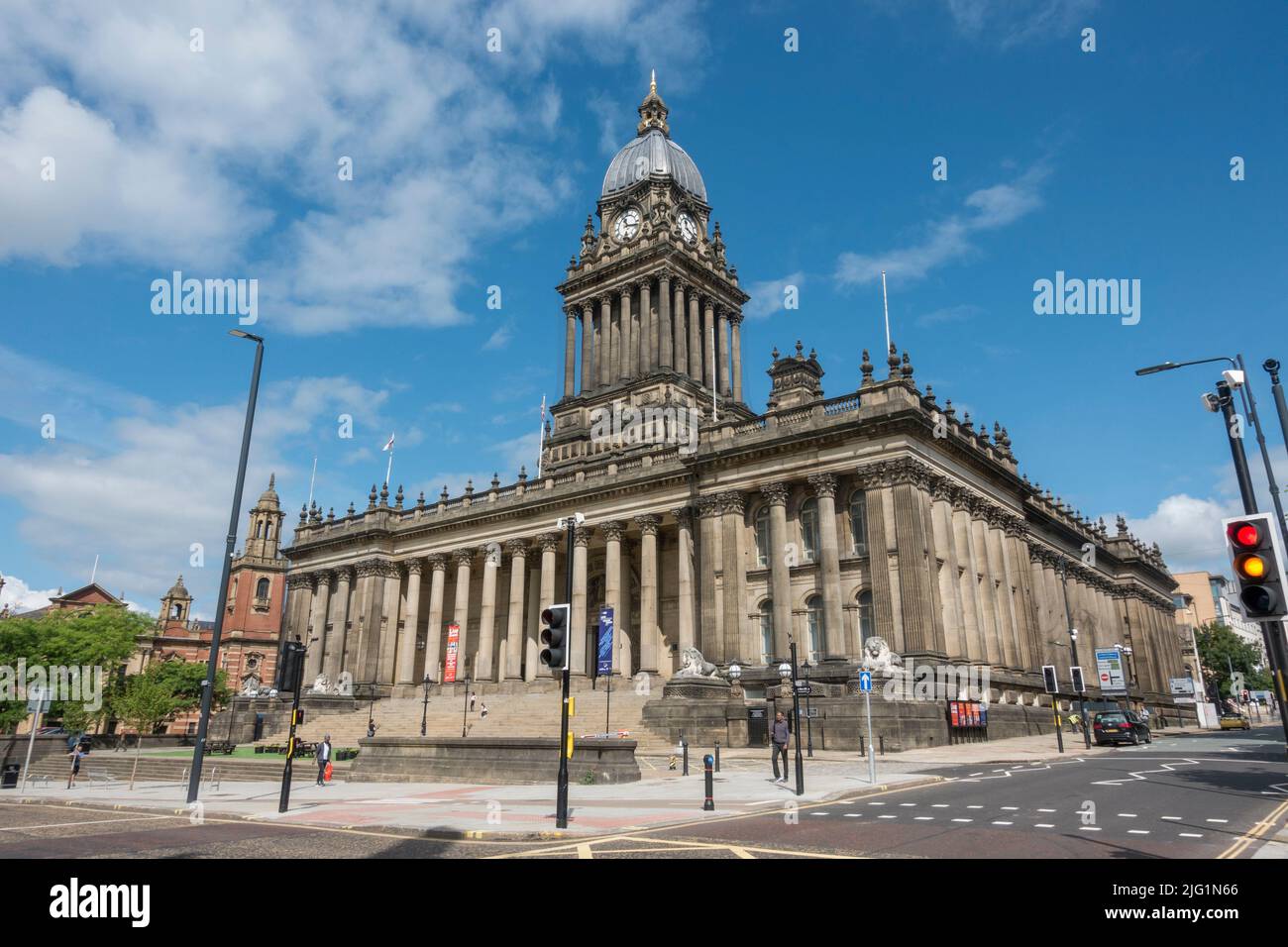 L'hôtel de ville de Leeds, un bâtiment municipal datant de 19th ans situé à Headrow, dans le centre-ville de Leeds, dans le West Yorkshire, au Royaume-Uni. Banque D'Images