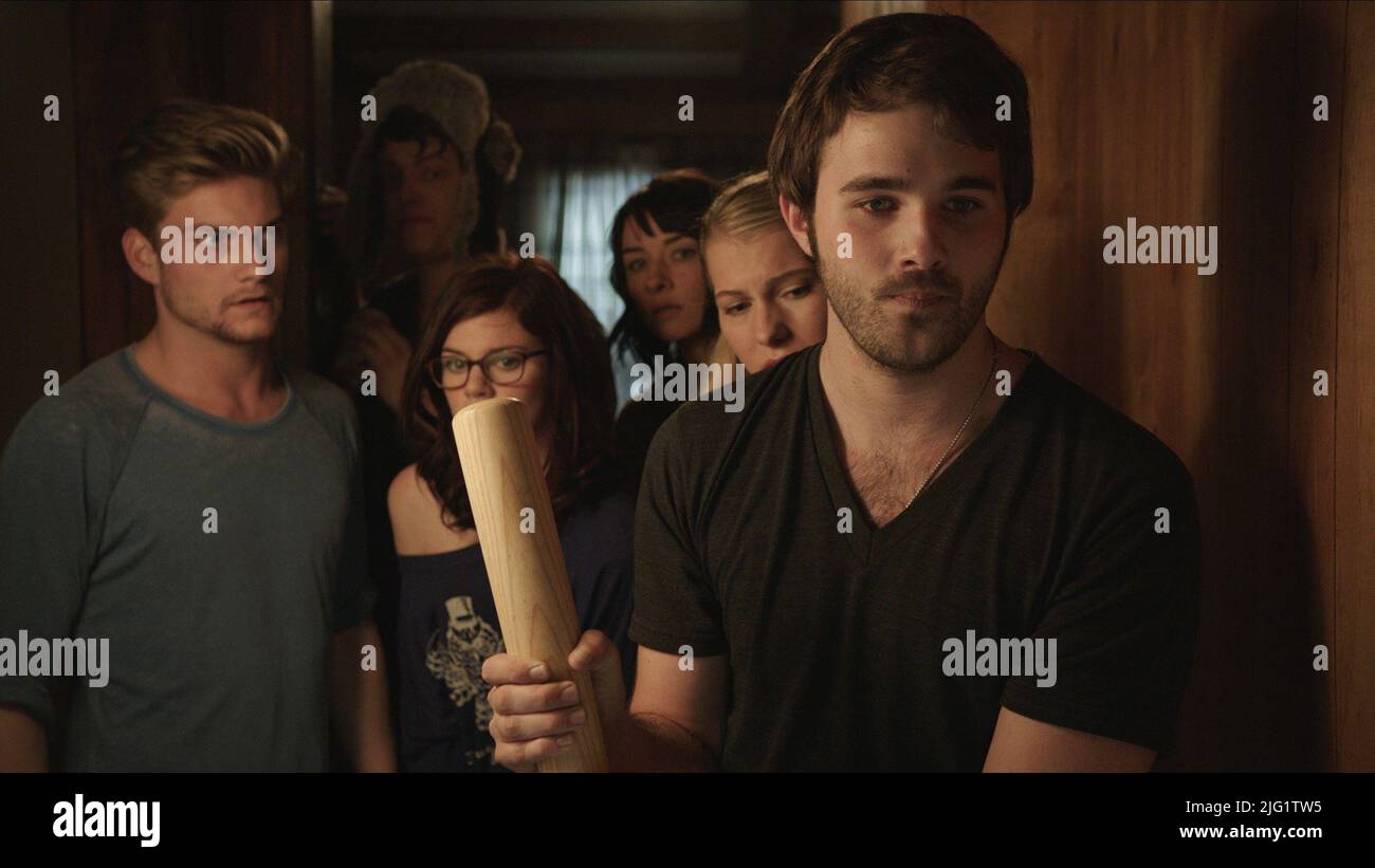 JAKE WEARY, PETER GILROY, RACHEL MELVIN, CORTNEY PALM, LEXI ATKINS, HUTCH DANO, ZOMBEAVERS, 2014 Banque D'Images