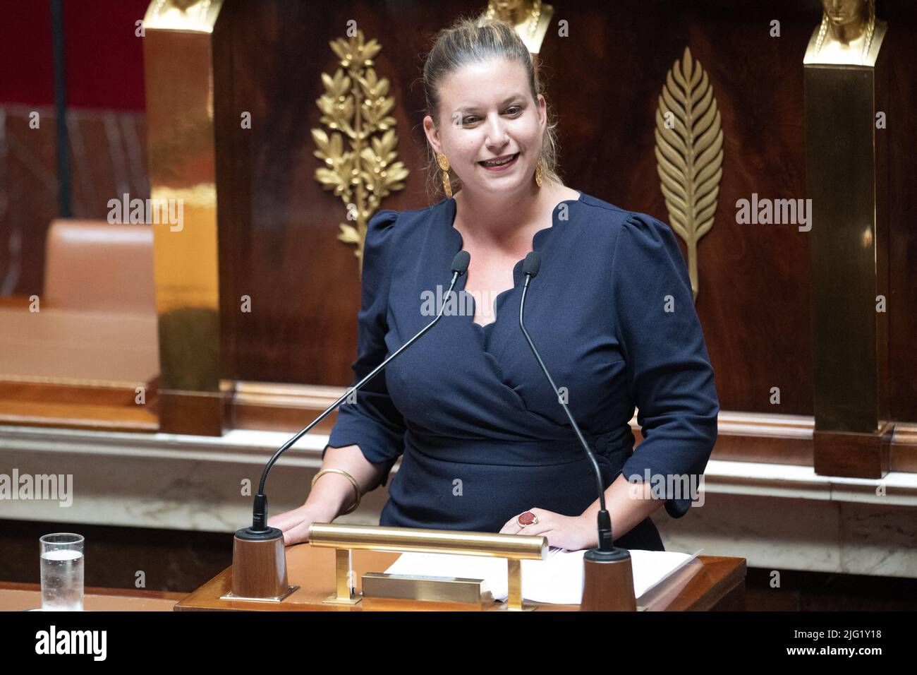 Le député de Mathilde Panot prononce un discours à l'Assemblée nationale, sur 6 juillet 2022, à Paris, en France. Photo de David Niviere/ABACAPRESS.COM Banque D'Images