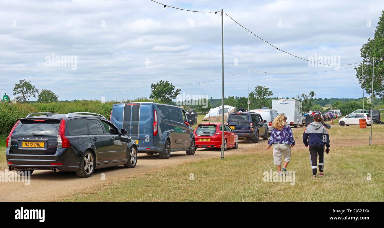 Files d'attente pour quitter le site de camping Silverstone Woodlands, Towcester, Northamptonshire, Angleterre, Royaume-Uni, NN12 8TL Banque D'Images