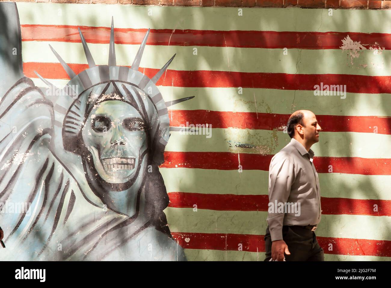 Graffiti anti-américain sur le mur de l'ancienne ambassade américaine, Téhéran, Iran Banque D'Images