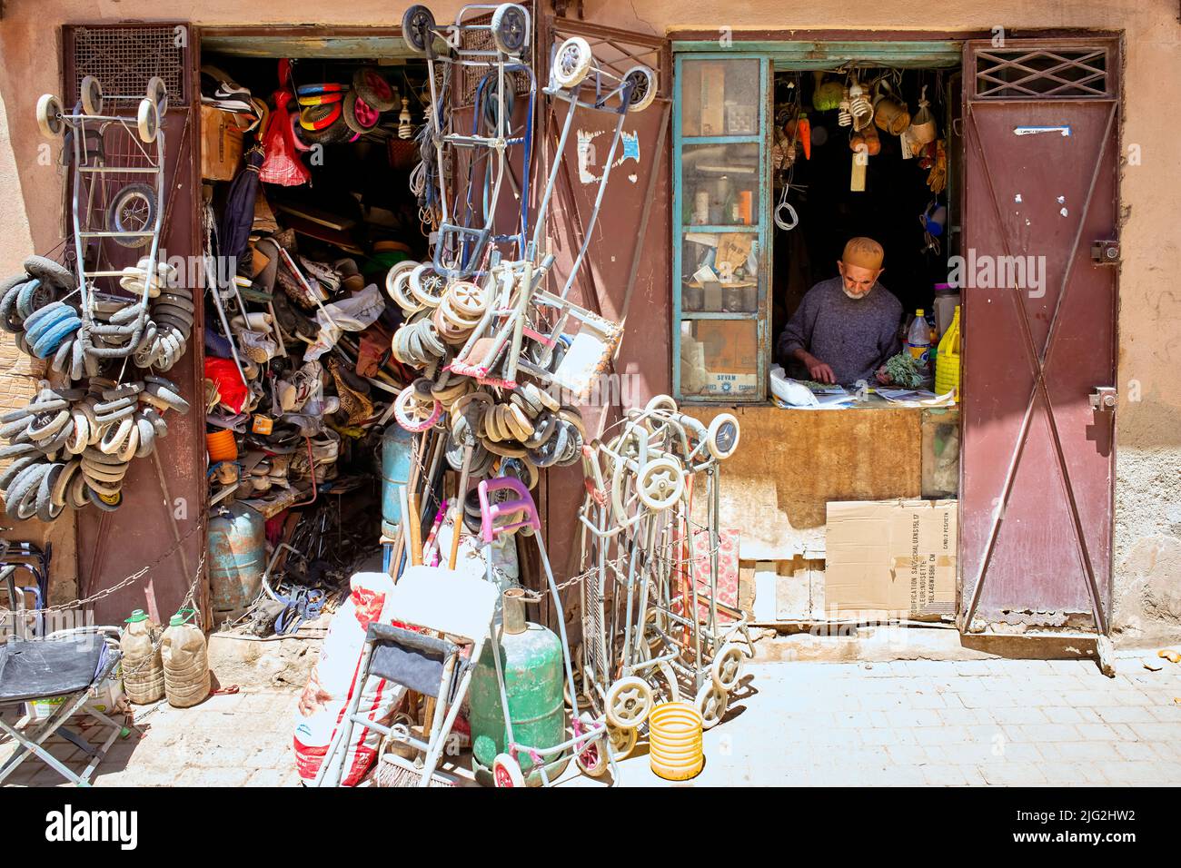 Maroc Meknes. Concessionnaire d'occasion Banque D'Images