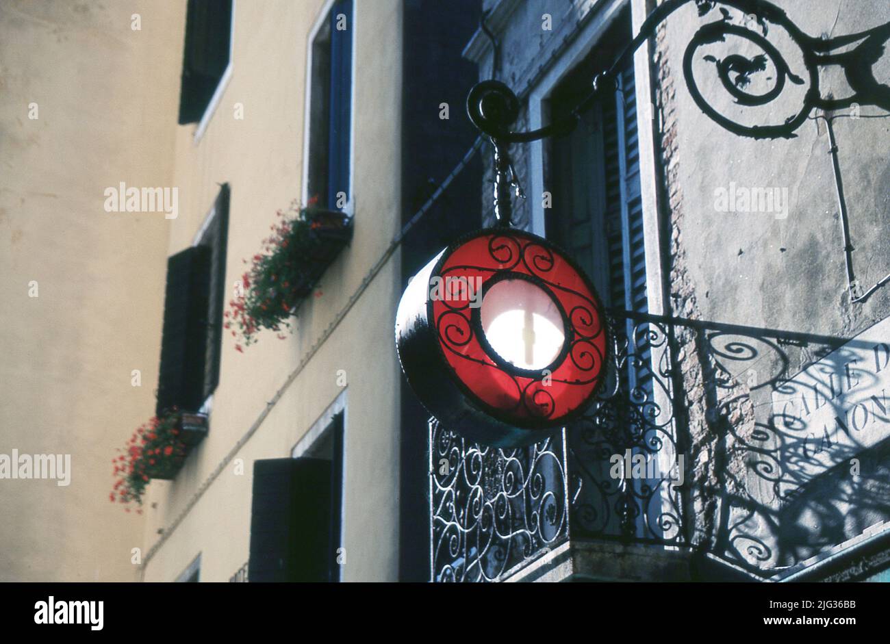 Sur le mur Raymond Boswell Banque D'Images