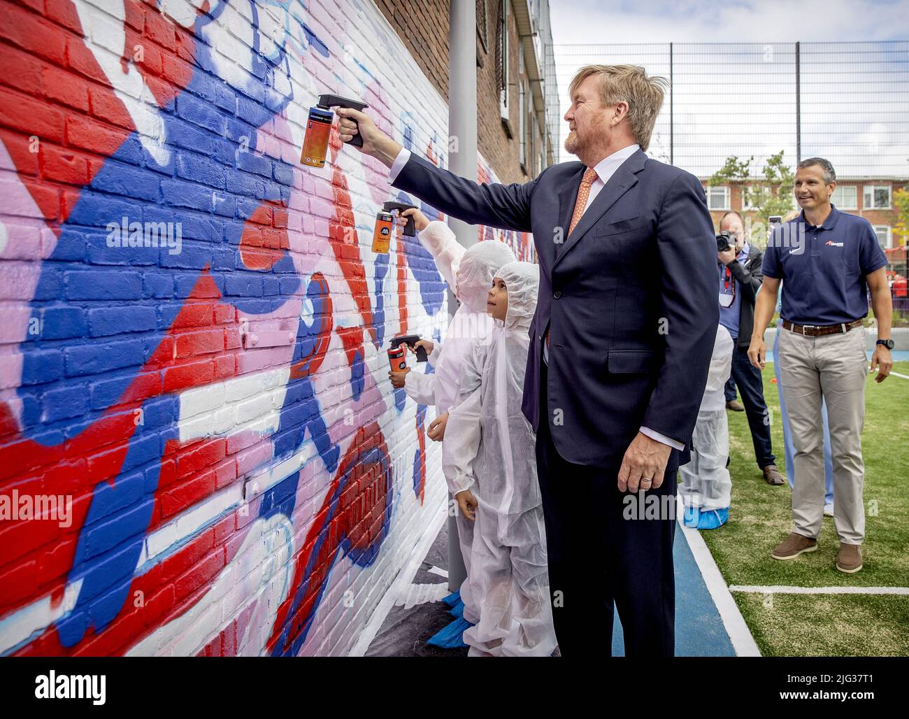 La Haye, pays-Bas. 07th juillet 2022. 2022-07-07 11:41:27 LA HAYE - Roi Willem-Alexander et Richard Krajicek pendant la célébration du 25th anniversaire du premier terrain de jeu Krajicek aux pays-Bas. ANP KOEN VAN WEEL pays-bas - belgique sortie crédit: ANP/Alay Live News Banque D'Images