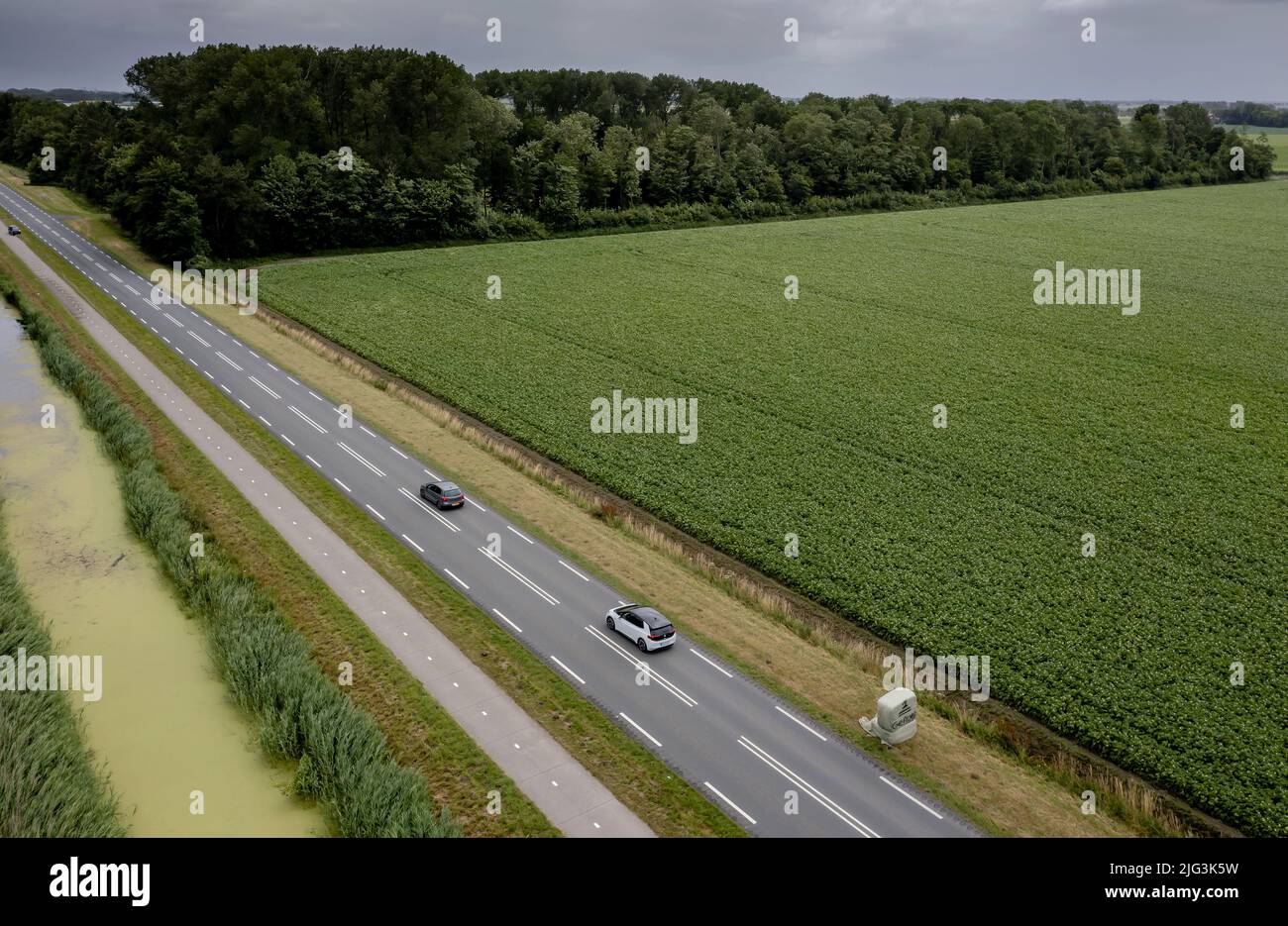 2022-07-07 20:34:40 BANT - Drone photo d'un terrain à Bant, où un deuxième centre d'enregistrement pour les demandeurs d'asile sera construit. L'armoire avait cherché un emplacement pour un tel centre pendant un certain temps, pour soulager la pression sur l'emplacement existant à Ter Apel. ANP ROBIN VAN LONKHUIJSEN pays-bas sortie - belgique sortie Banque D'Images