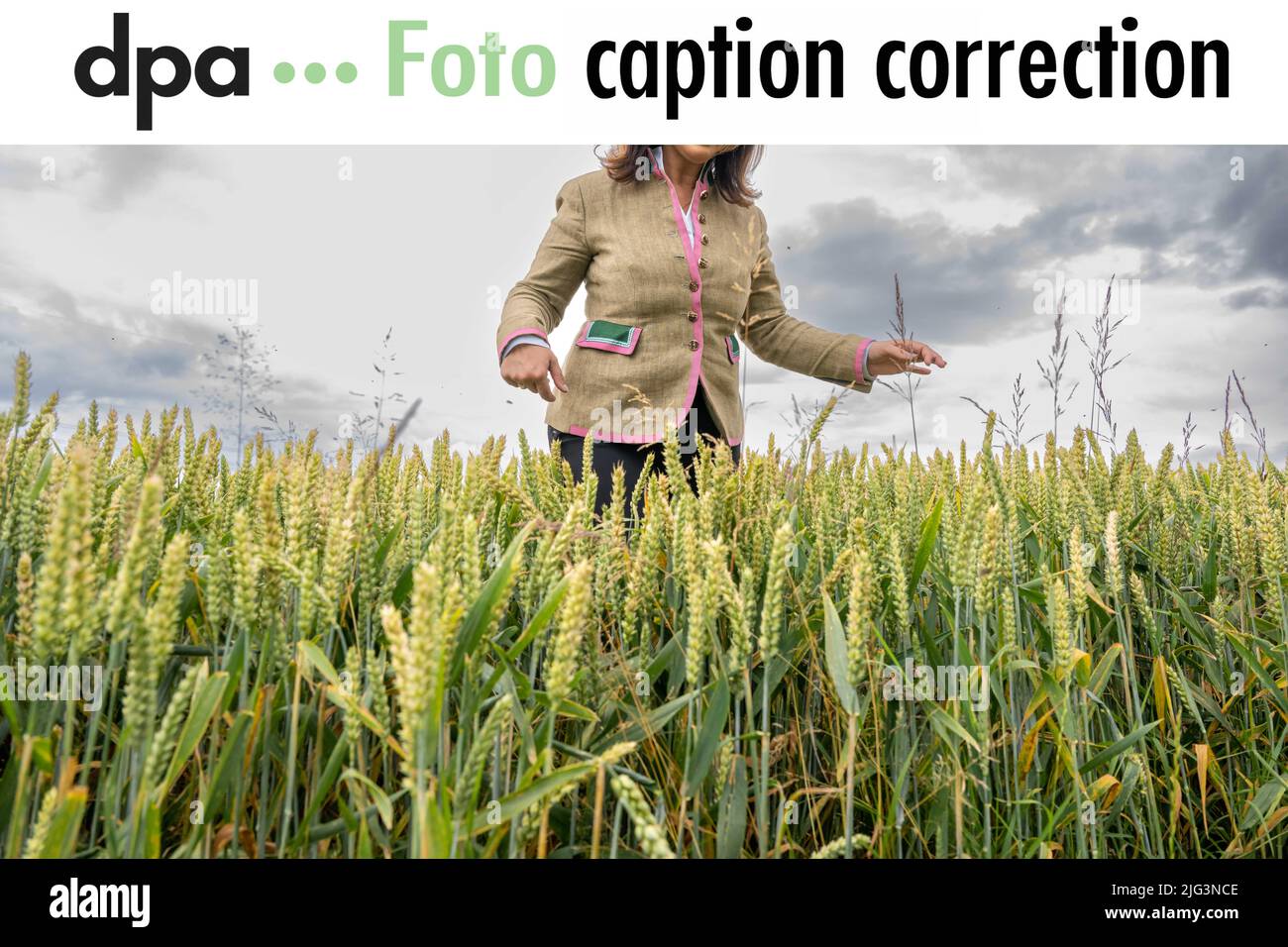 07 juillet 2022, Bavière, Lengdorf: Chers clients, dans les photos envoyées sur 7 juillet 2022, le nom du ministre bavarois de l'Agriculture a été mal orthographié. Il s'appelle Kaniber et NON Kaliber. Les photos vous seront de nouveau envoyées avec le texte corrigé. Veuillez excuser l'erreur. Photo: Peter Kneffel/dpa Banque D'Images