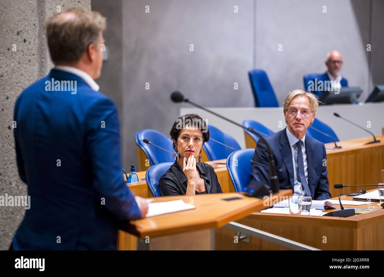 2022-07-07 16:19:12 LA HAYE - Secrétaire d'Etat Gunay Uslu et Ministre Robbert Dijkgraaf au cours de la Chambre des représentants débat sur le rapport qu'un haut fonctionnaire du Ministère de l'éducation, de la Culture et de la Science a laissé un dénonciateur des abus à la NPO dans le froid. ANP LEX VAN LIESHOUT pays-bas - belgique OUT Banque D'Images