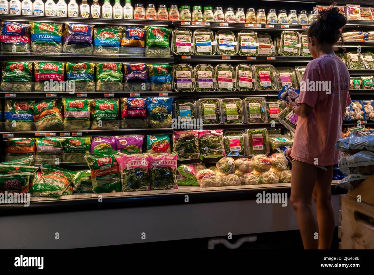 Shopping dans un supermarché à New York vendredi, 24 juin 2022. Avec une inflation à un niveau
