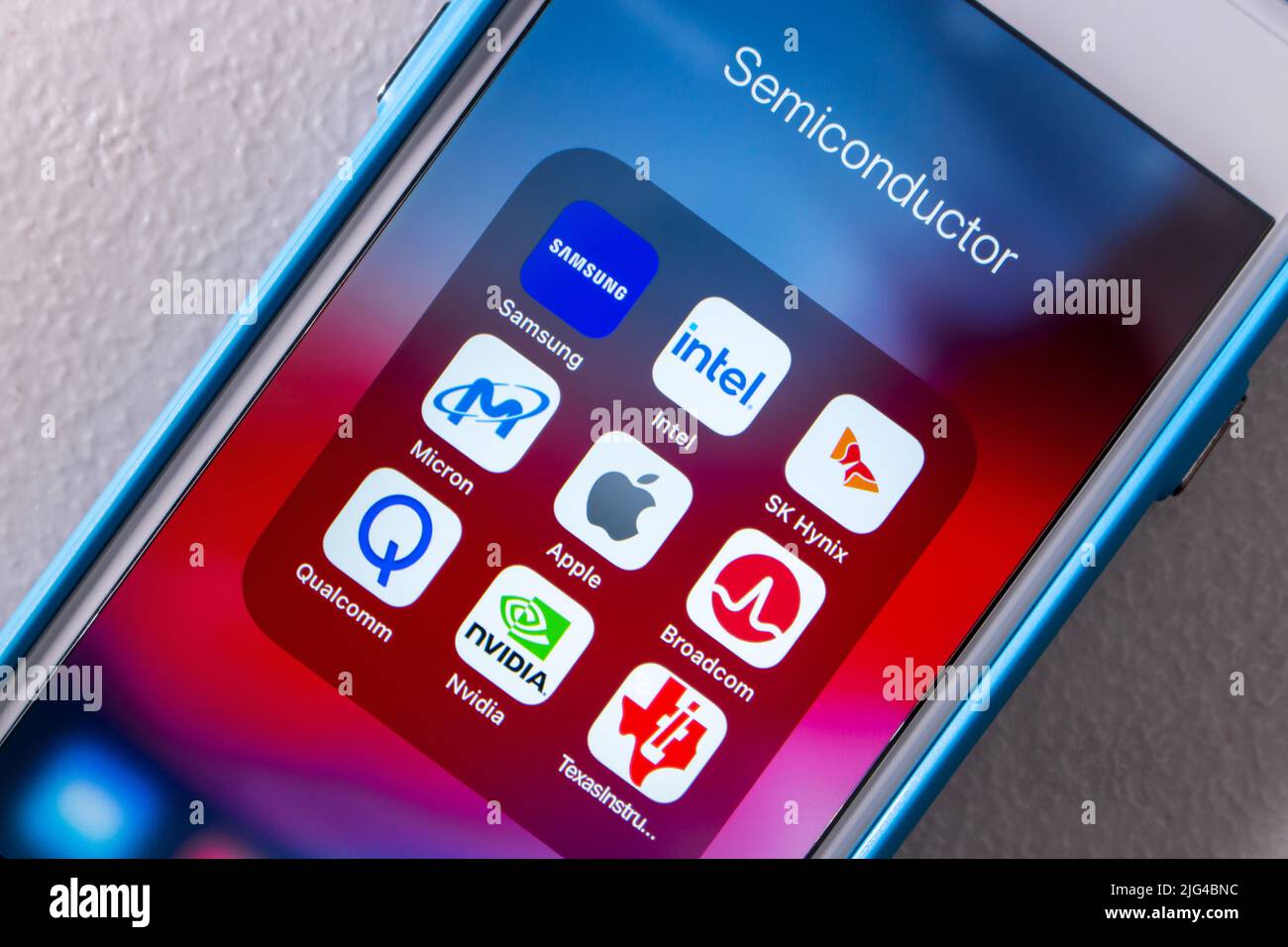 Marques de semi-conducteurs populaires, Samsung, Intel, SK Hynix, Micron Technology, Apple inc, Broadcom, Qualcomm, Nvidia et Texas instruments sur un iPhone Banque D'Images