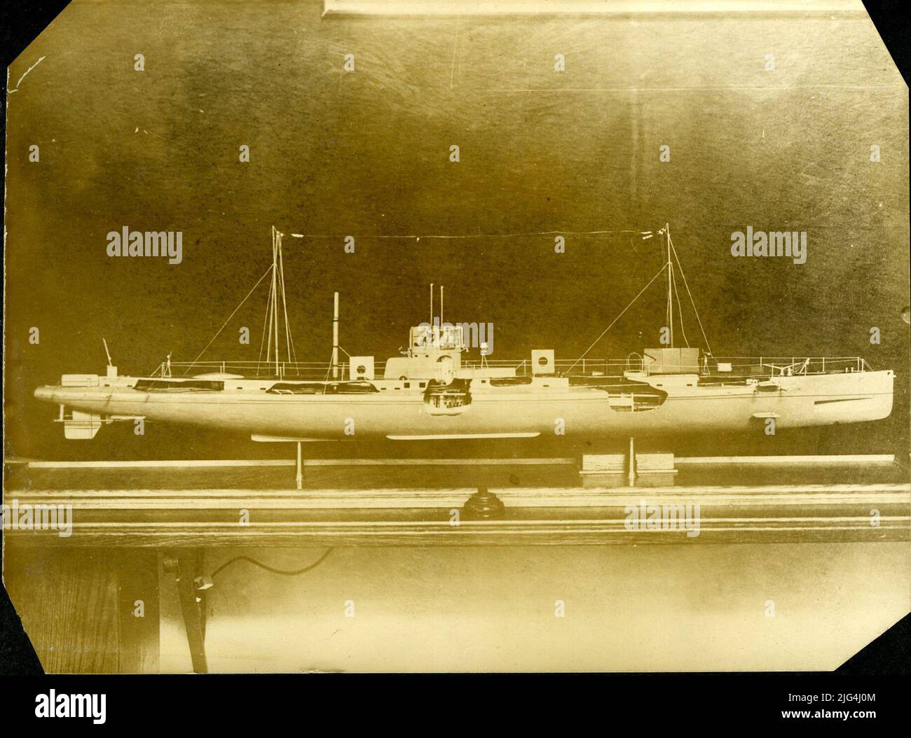 Le modèle du bateau de plongée allemand U9, qui, sous le commandement de son célèbre commandant, le lieutenant-capitaine Weddige, détruisit les trois croiseurs-citernes anglais Haague, Aboukir et Cressy sur 22 septembre 2014 : 1148. Banque D'Images