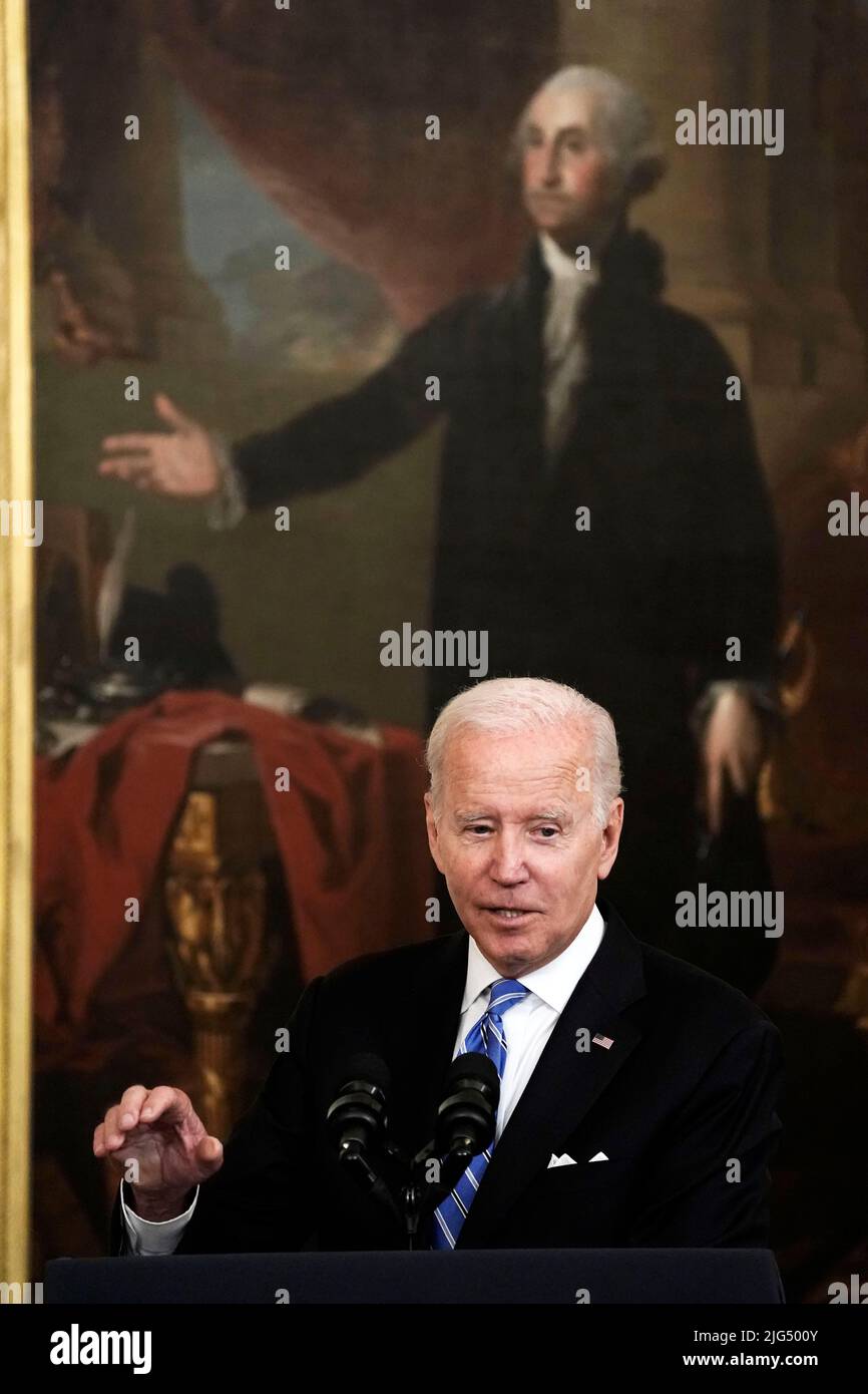 Washington, États-Unis. 07th juillet 2022. Le président américain Joe Biden s'exprime avant de décerner à 17 récipiendaires la Médaille présidentielle de la liberté, le plus grand honneur civil du pays, lors d'une cérémonie dans la salle est de la Maison Blanche à Washington, DC jeudi, 7 juillet 2022. Photo par Ken Cedeno/Pool/Sipa USA crédit: SIPA USA/Alay Live News Banque D'Images