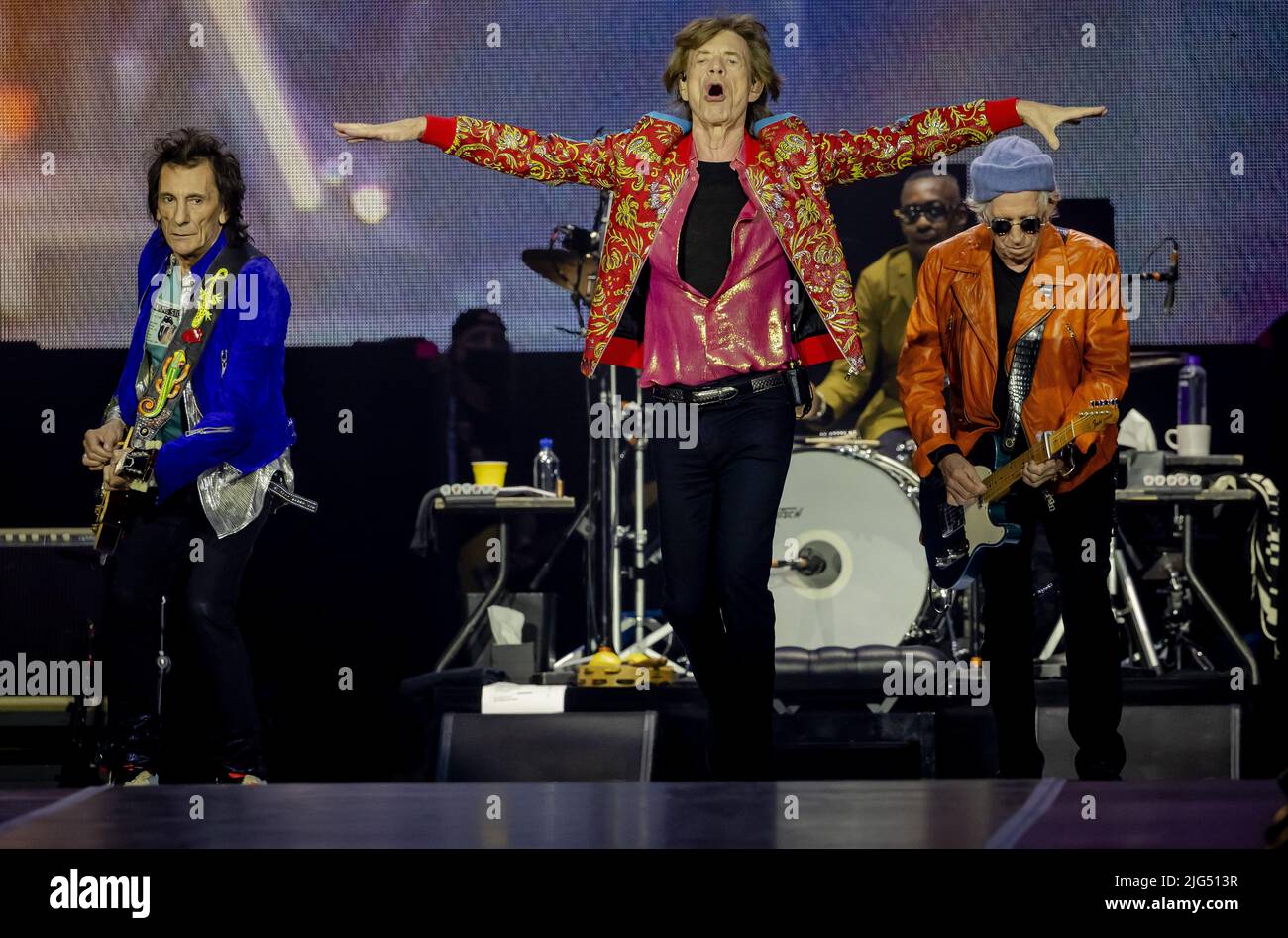 AMSTERDAM - 2022-07-07 20:51:28 AMSTERDAM - chanteur Mick Jagger pendant le concert des Rolling Stones dans le Johan Cruijff Arena. Avec la SOIXANTE tournée, Mick Jagger, Keith Richards et Ronnie Wood font leur retour tant attendu. ANP KIPPA ROBIN VAN LONKHUIJSEN pays-bas hors - belgique hors Banque D'Images