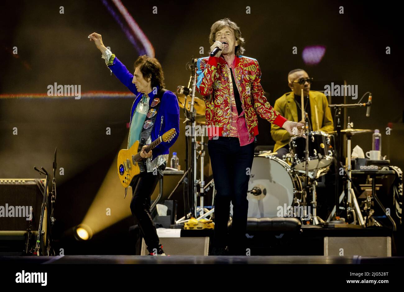 AMSTERDAM - 2022-07-07 20:54:09 AMSTERDAM - chanteur Mick Jagger pendant le concert des Rolling Stones dans le Johan Cruijff Arena. Avec la SOIXANTE tournée, Mick Jagger, Keith Richards et Ronnie Wood font leur retour tant attendu. ANP KIPPA ROBIN VAN LONKHUIJSEN pays-bas hors - belgique hors Banque D'Images