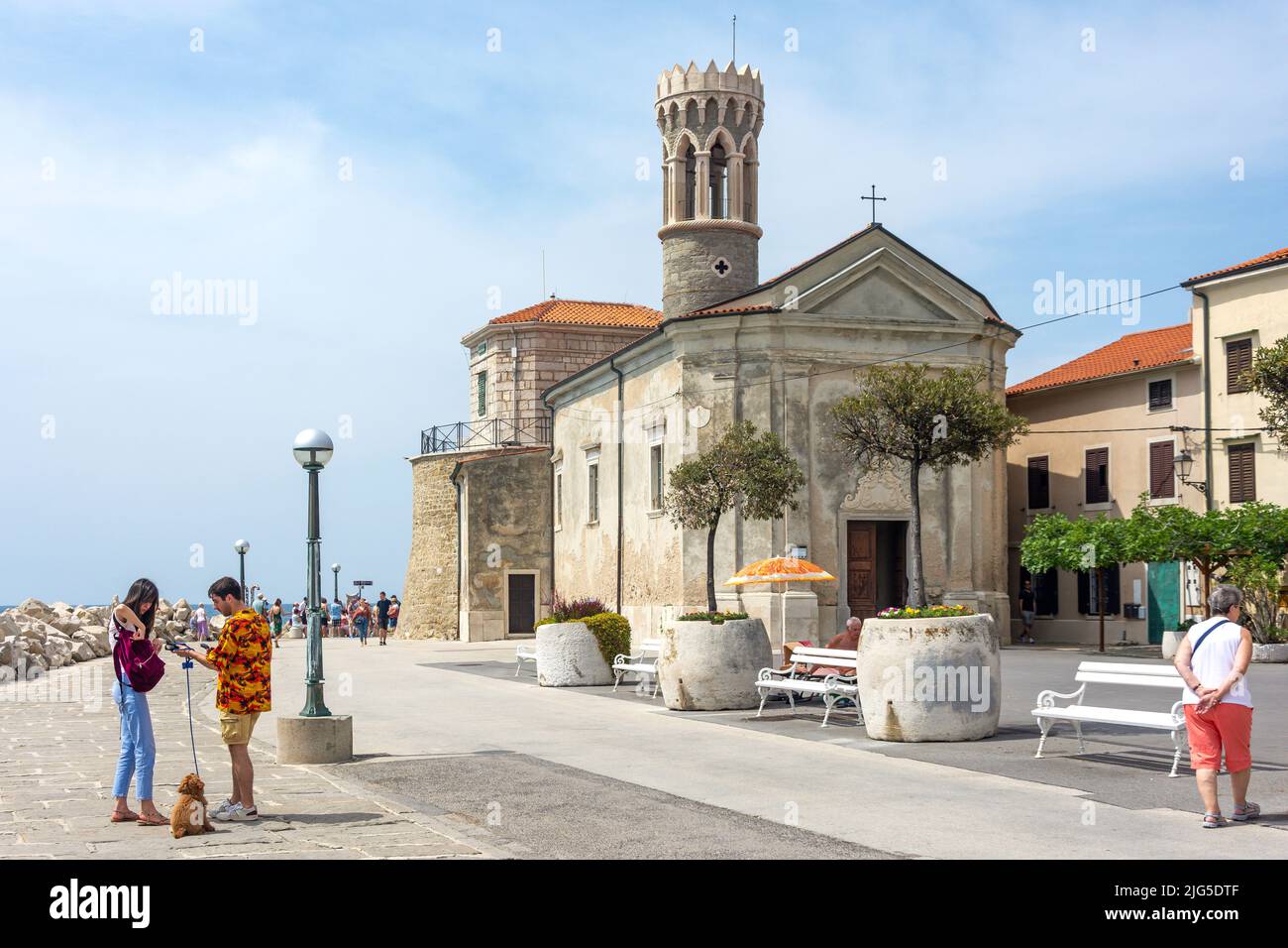 Phare de Punta et église de St Clément, Piranski svetilnik, Piran (Pirano), slovène Istrie, Slovénie Banque D'Images