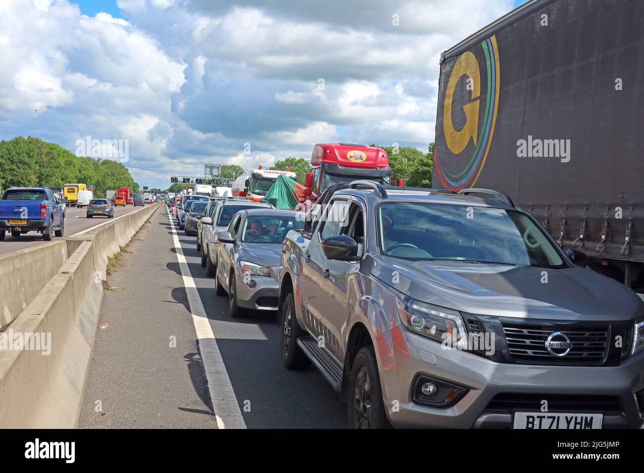 Congestion d'autoroute, circulation stationnaire de vacances en banque au Royaume-Uni Banque D'Images