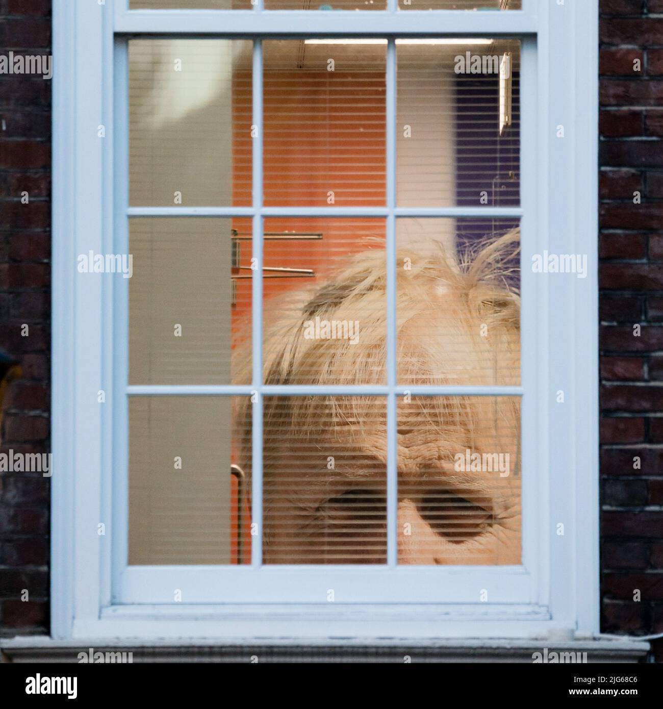 Siège du Parti conservateur, Londres, Royaume-Uni. 7th juillet 2022. Le jour où le Premier ministre britannique, Boris Johnson, annonce sa démission, un imprimé géant de sa fa Banque D'Images