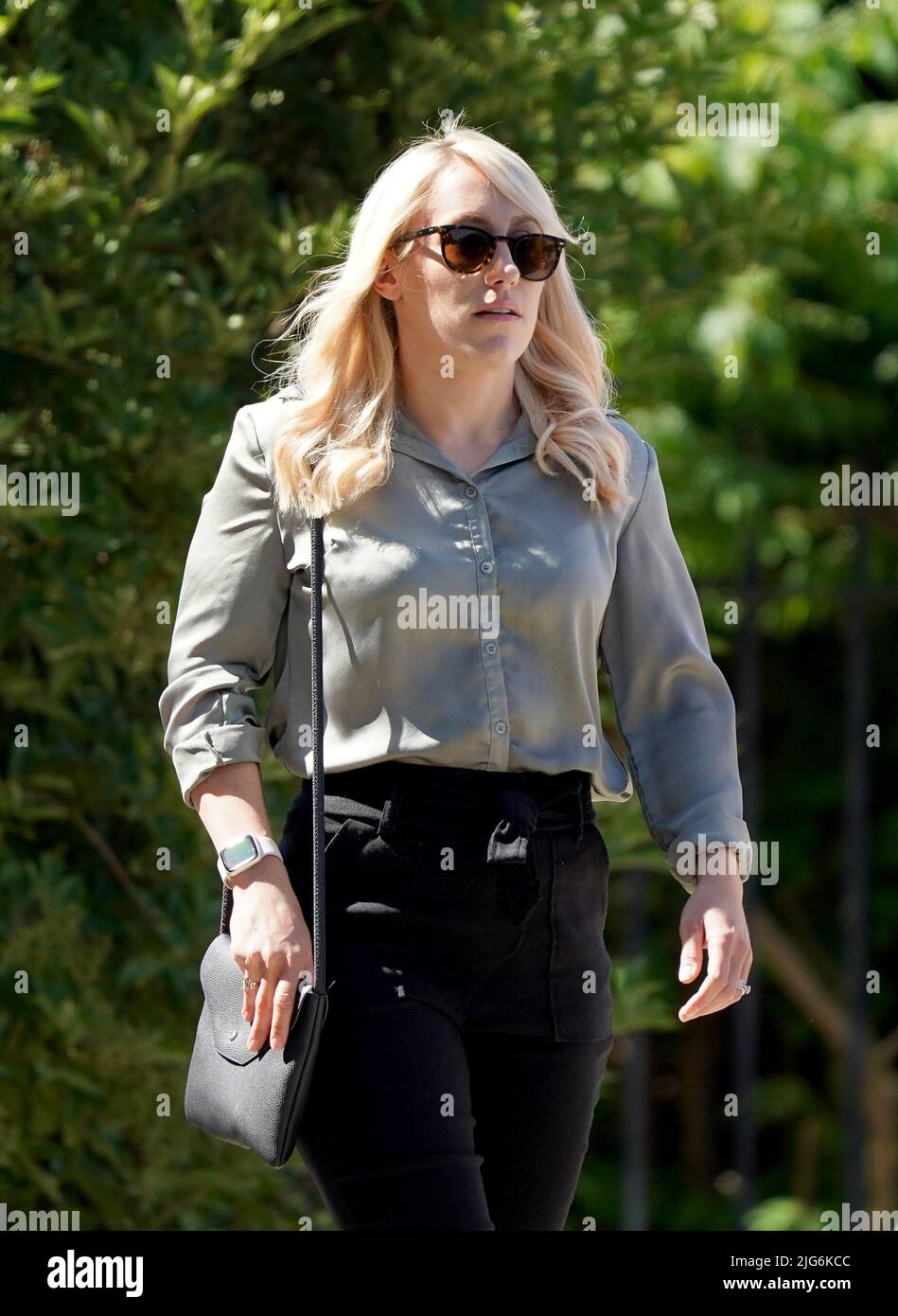 Bethan Coles, fille du PCSO Julia James, devant la cour de la Couronne de Canterbury à Kent, où Callum Wheeler sera condamné pour son meurtre. Date de la photo: Vendredi 8 juillet 2022. Banque D'Images