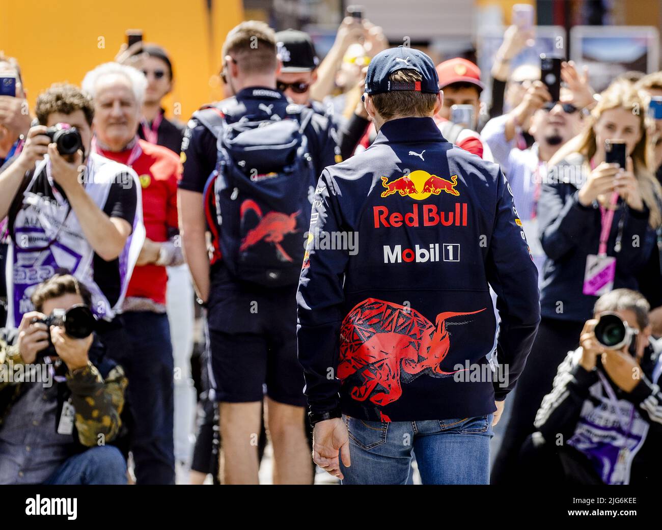 Spielberg, Autriche. 08/07/2022, SPIELBERG - Max Verstappen (course de taureaux rouges) arrive pour la session d'entraînement 1st avant le Grand Prix d'Autriche F1 à l'anneau de taureaux rouges de 8 juillet 2022 à Spielberg, Autriche. ANP SEM VAN DER WAL crédit: ANP/Alay Live News Banque D'Images