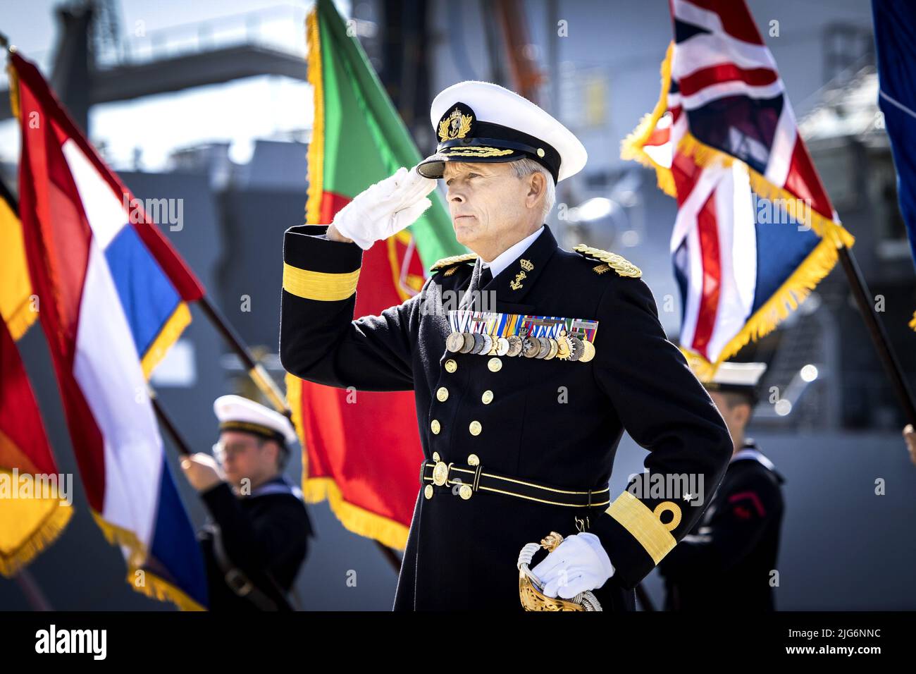 2022-07-08 10:49:28 DEN HELDER - Commandant ad van de Sande pendant le transfert cérémonial du Groupe maritime permanent de l'OTAN 1 (SNMG1). En 2022, les pays-Bas vont commander la flotte de l'OTAN. ANP RAMON VAN FLYMEN pays-bas sortie - belgique sortie Banque D'Images