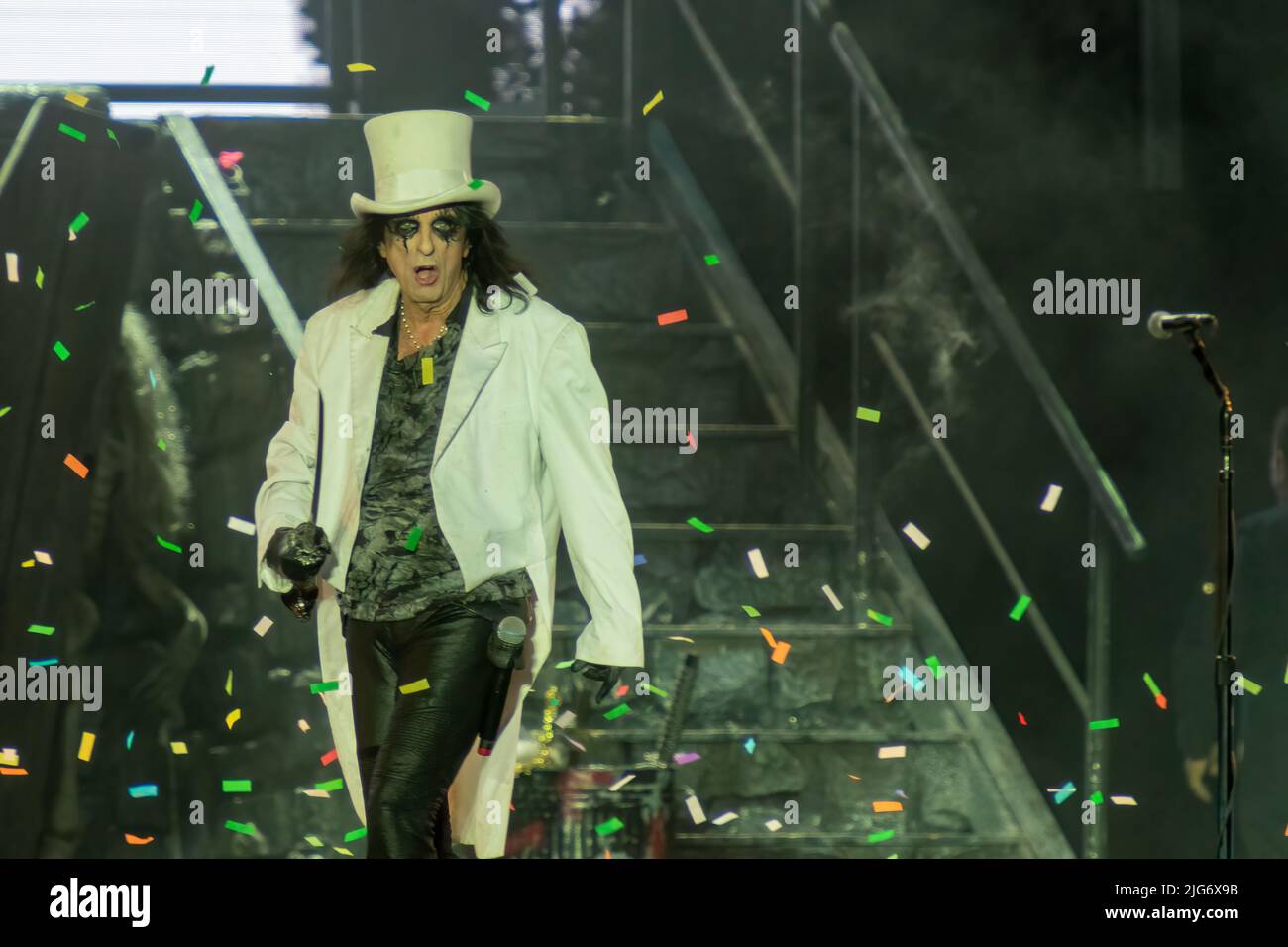 Athènes, Grèce 6 juillet 2022. Légende du rock Alice Cooper, interprète sur scène avec son groupe. Banque D'Images