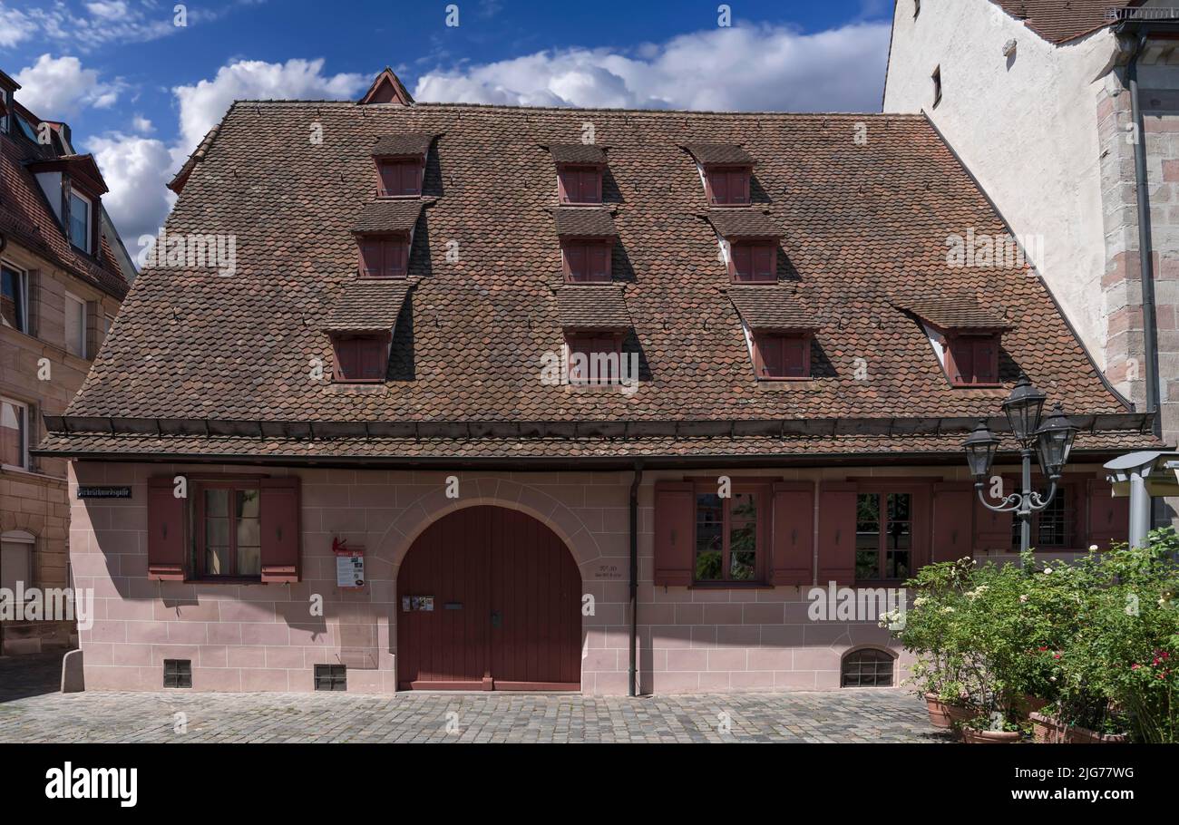 Grange historique, aujourd'hui grange culturelle, entièrement rénovée par la vieille ville Friends, Zirkelschmiedsgasse 30, Nuernbnerg, moyenne-Franconie, Bavière, Allemagne Banque D'Images