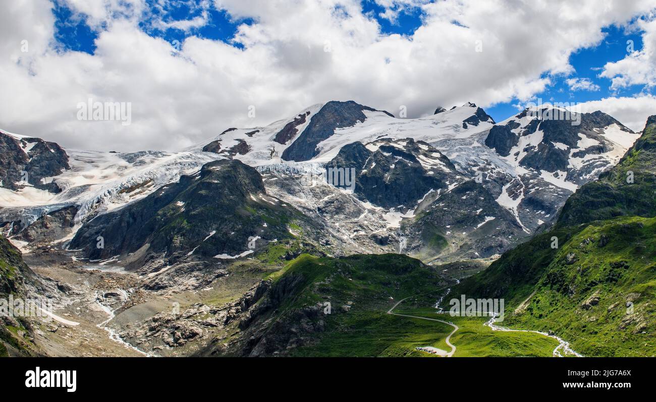 Vue panoramique sur la fonte du glacier de Steingletscher due au réchauffement climatique, canton d'Uri, Suisse Banque D'Images