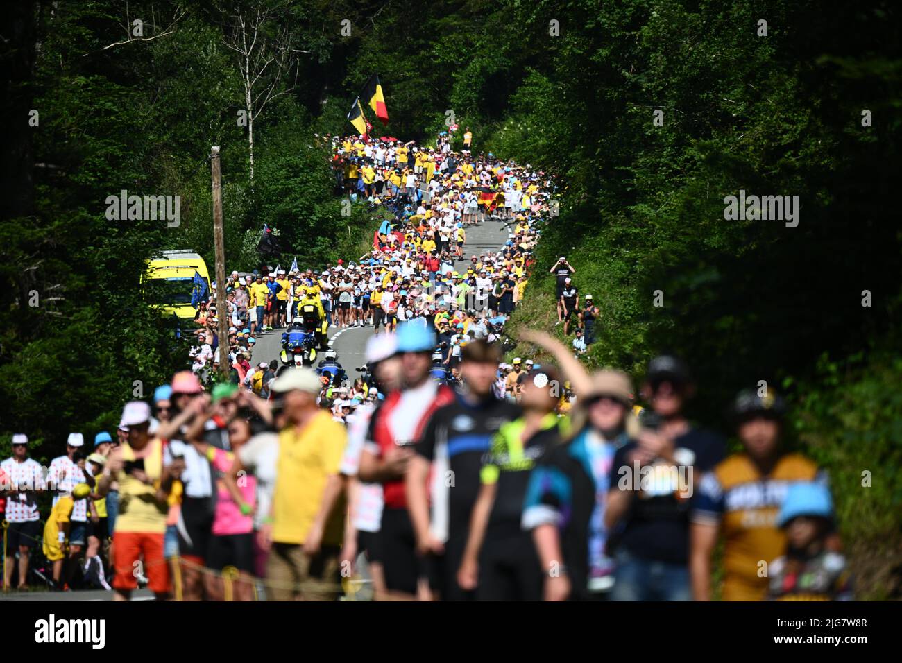 L'illustration montre la septième étape de la course cycliste Tour de France, une course de 176 km de Tomblanine à la Super Planche des belles filles, en France, le vendredi 08 juillet 2022. Le Tour de France de cette année a lieu du 01 au 24 juillet 2022. BELGA PHOTO POOL JASPER JACOBS - SORTIE ROYAUME-UNI Banque D'Images