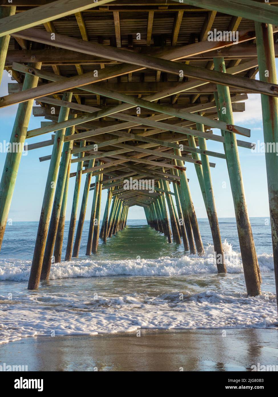 Emerald Isle Pier photo de la plage montrant le fond de la structure Banque D'Images