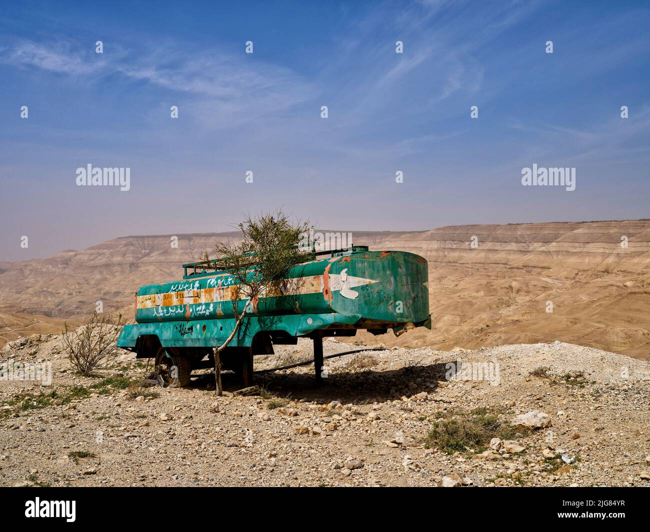 Ancien camion-citerne à Wadi Mujib, en Jordanie. Banque D'Images