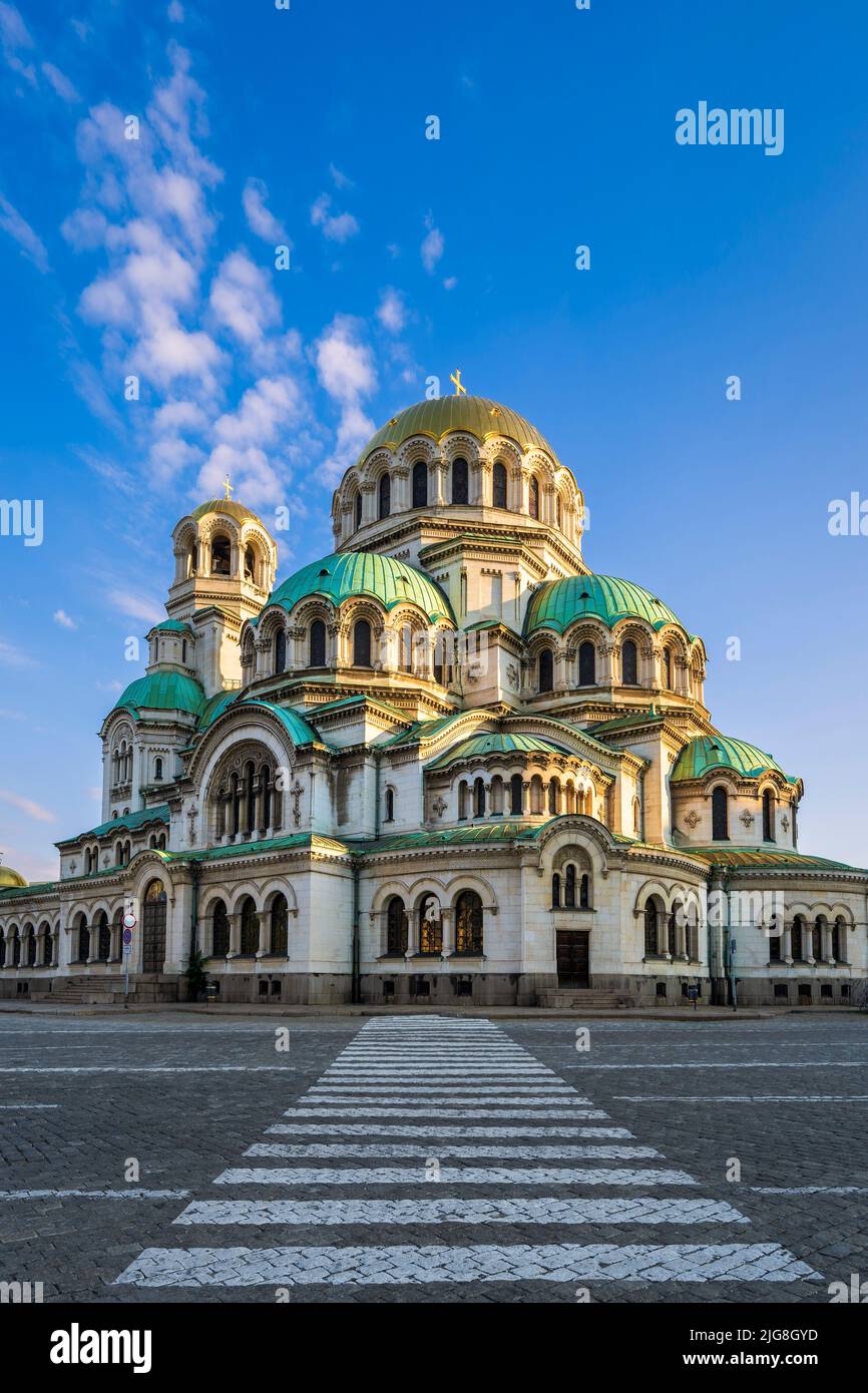 Cathédrale Alexandre Nevsky à Sofia, Bulgarie par une journée ensoleillée Banque D'Images