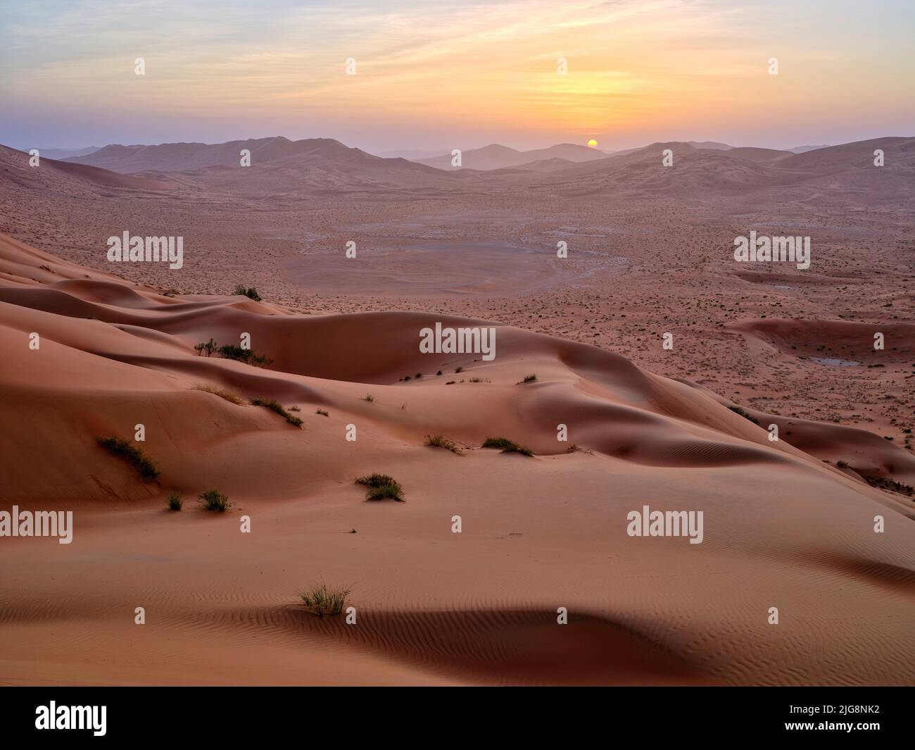 Sur la route dans les dunes du RUB-al-Kali, Oman. Banque D'Images