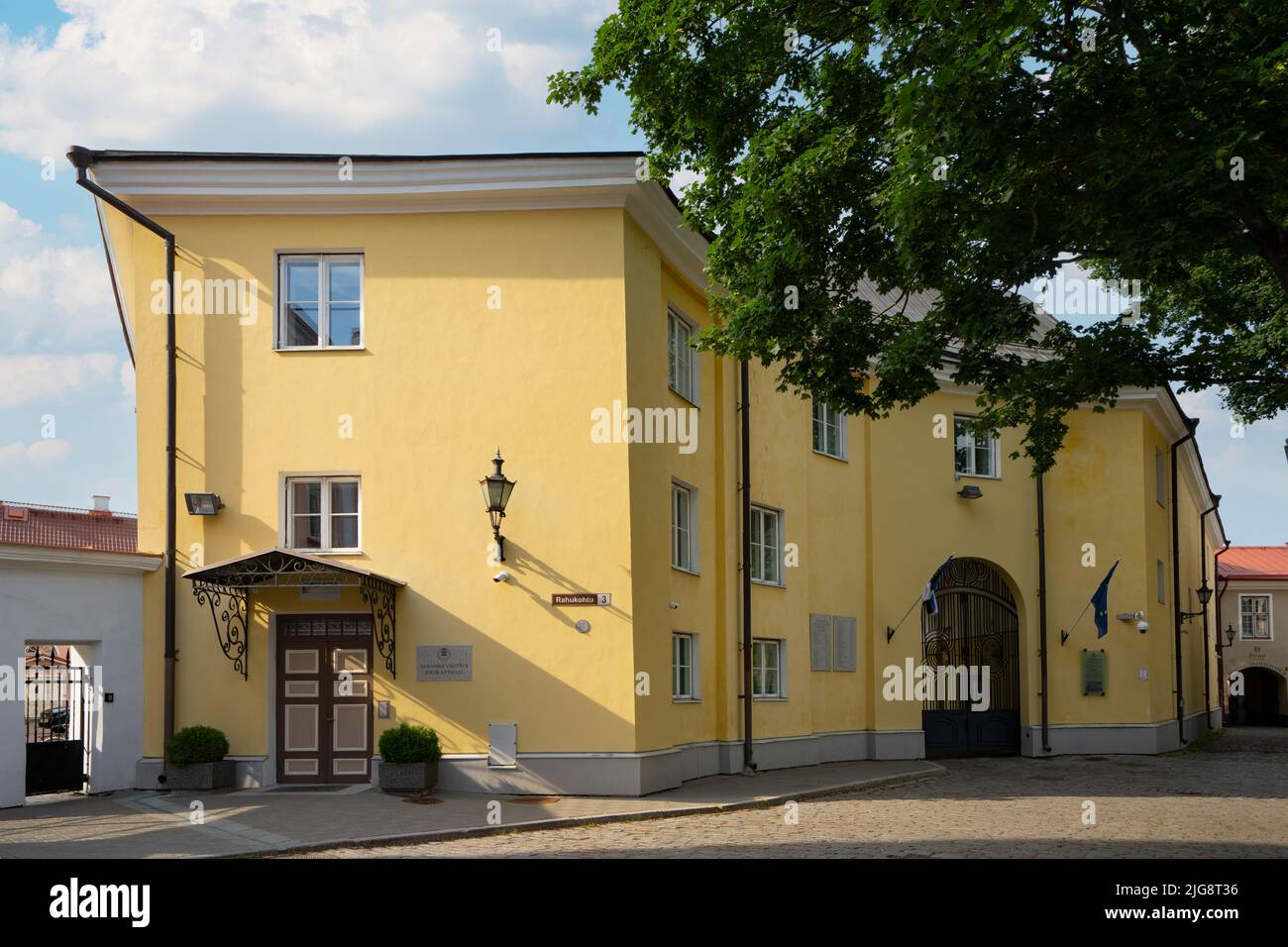 Tallinn, Estonie. Juillet 2022. Vue extérieure du bâtiment du gouvernement de la république dans le centre-ville Banque D'Images