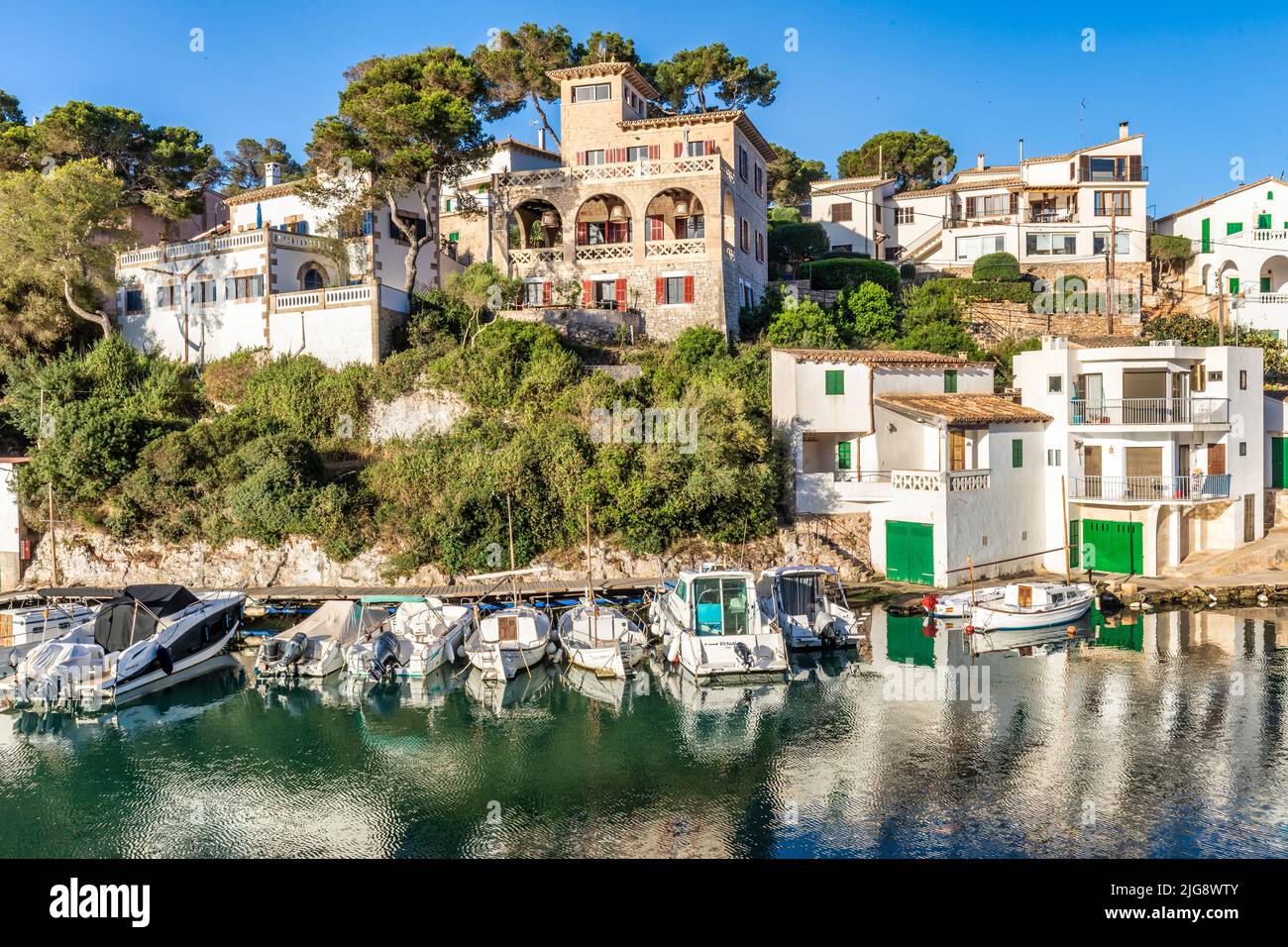 Espagne, Iles Baléares, Majorque, quartier de Santanyí, Cala Figuera. Maisons traditionnelles en bord de mer dans le port de pêcheurs Banque D'Images