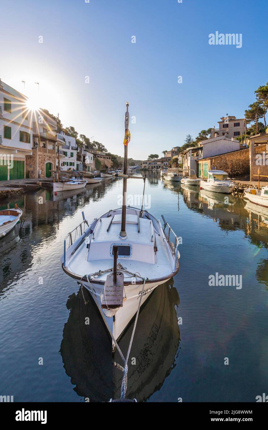 Espagne, Iles Baléares, Majorque, quartier de Santanyí, Cala Figuera. Maisons traditionnelles en bord de mer dans le port de pêcheurs Banque D'Images