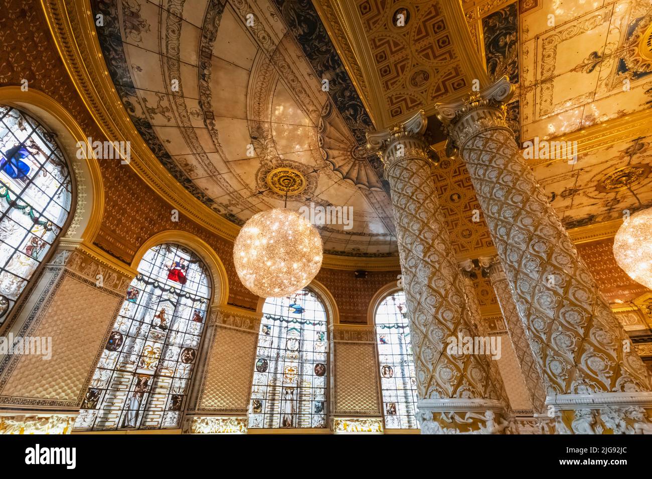 L'Angleterre, Londres, Knightsbridge, Victoria and Albert Museum, le Garden Cafe Banque D'Images