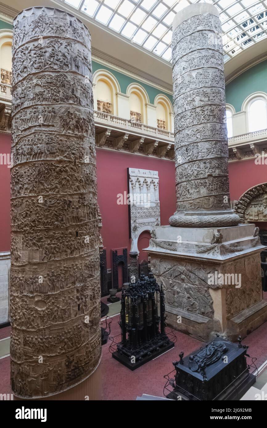 L'Angleterre, Londres, Knightsbridge, Victoria and Albert Museum, le Cast Tribunaux Banque D'Images