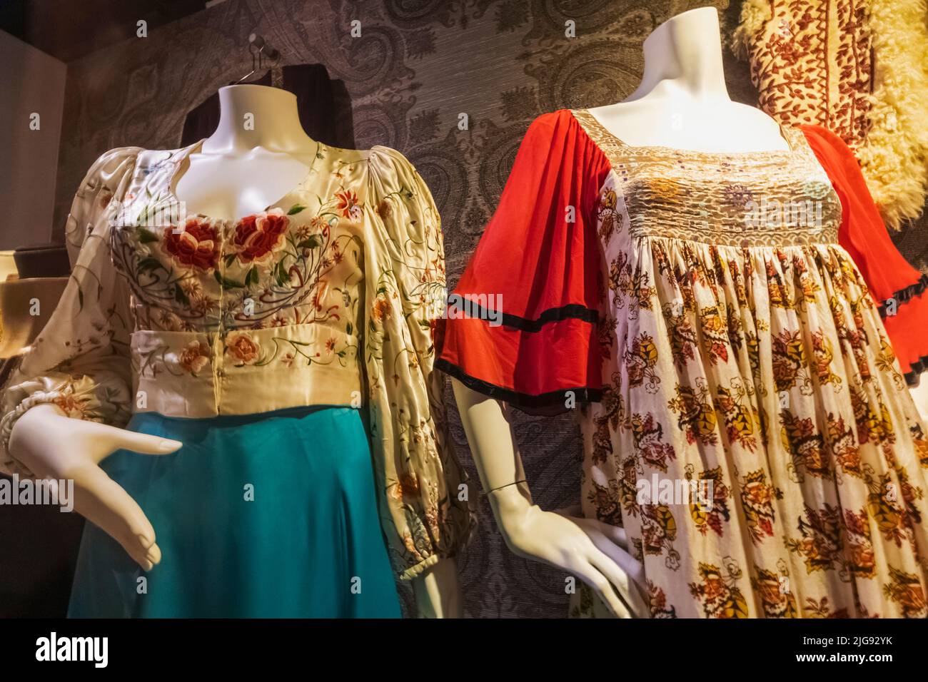 Angleterre, Londres, Southwark, Bermondsey, Musée de la mode et du textile, exposition des vêtements pour femmes des années 1960 et 1970 Banque D'Images