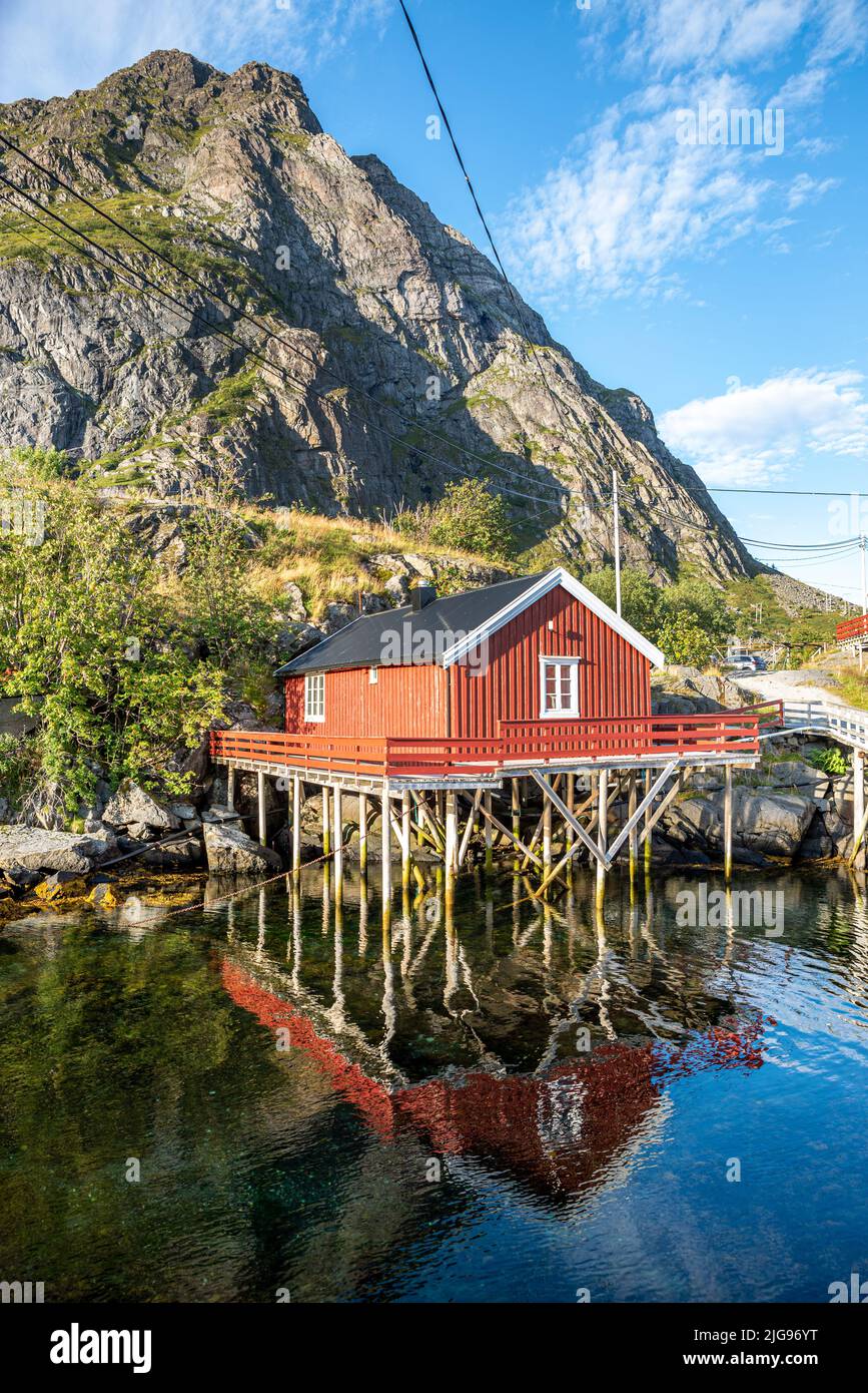 Cabanes de pêcheurs rouges rorbu, Å, village de Moskenes, îles Lofoten, Norvège Banque D'Images