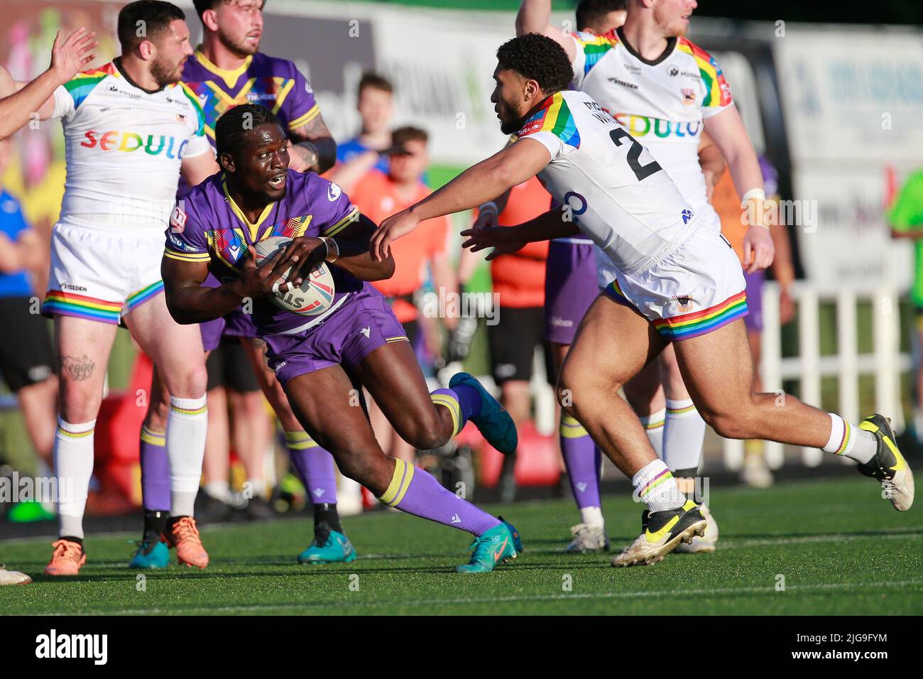 Newcastle, Royaume-Uni. 08th juillet 2022. NEWCASTLE UPON TYNE, ROYAUME-UNI. 8th JUIL Gideon Boafo de Newcastle Thunder se coupe à l'intérieur pendant le match DE championnat DE BETFRED entre Newcastle Thunder et Bradford Bulls à Kingston Park, Newcastle le vendredi 8th juillet 2022. (Credit: Chris Lishman | MI News) Credit: MI News & Sport /Alay Live News Banque D'Images