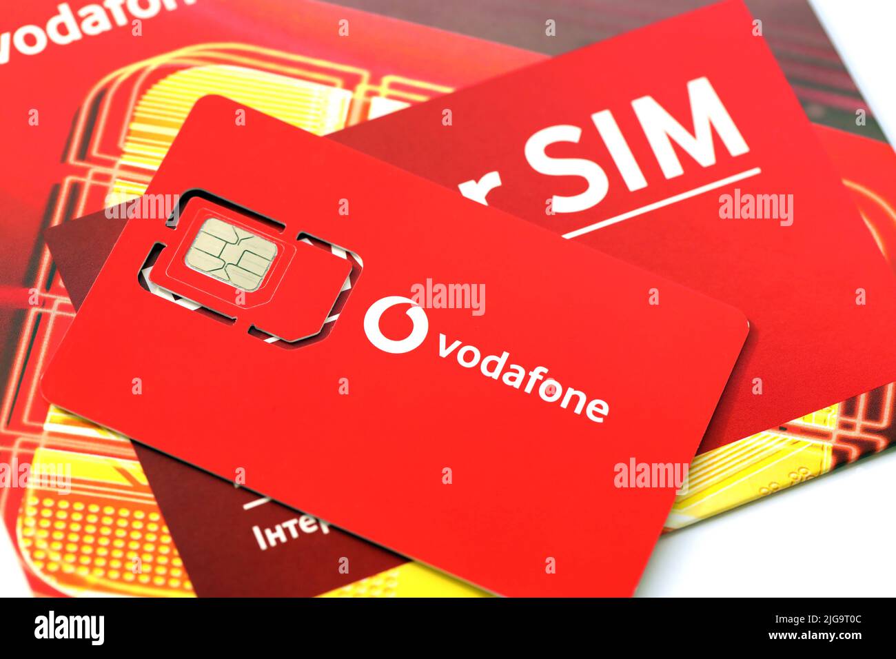 TERNOPIL, UKRAINE - 5 JUILLET 2022: Vodafone Power SIM mobile card par Vodafone Group plc - entreprise multinationale britannique de télécommunications qui possède et Banque D'Images