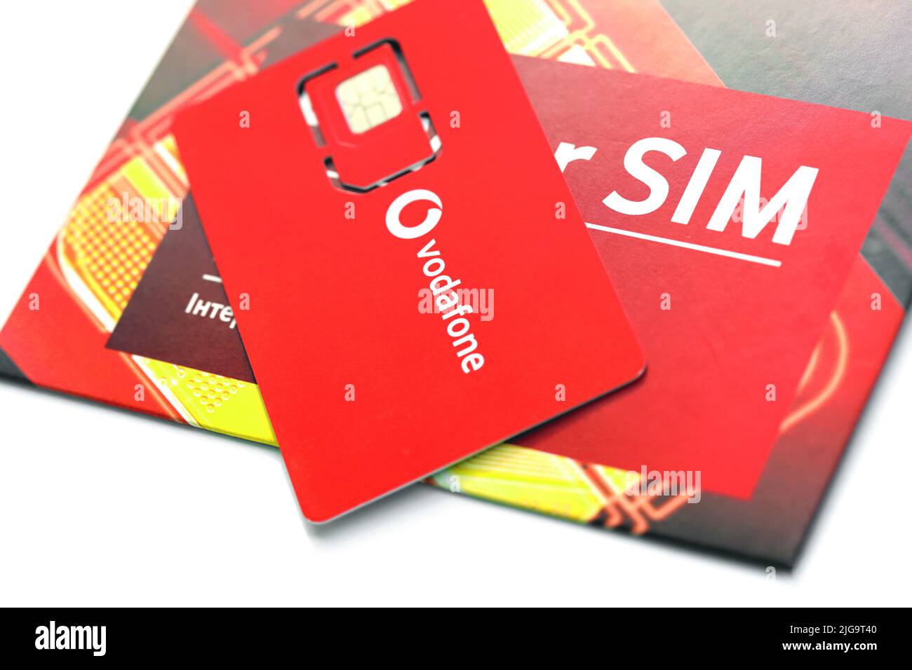 TERNOPIL, UKRAINE - 5 JUILLET 2022: Vodafone Power SIM mobile card par Vodafone Group plc - entreprise multinationale britannique de télécommunications qui possède et Banque D'Images