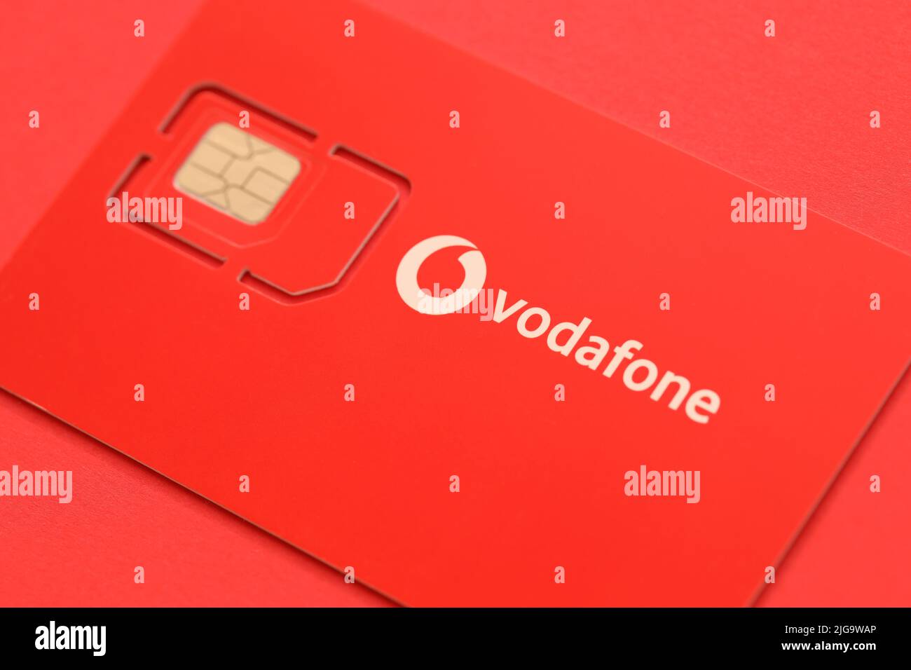 TERNOPIL, UKRAINE - 5 JUILLET 2022: Vodafone Power SIM mobile card par Vodafone Group plc - entreprise multinationale britannique de télécommunications qui possède et Banque D'Images