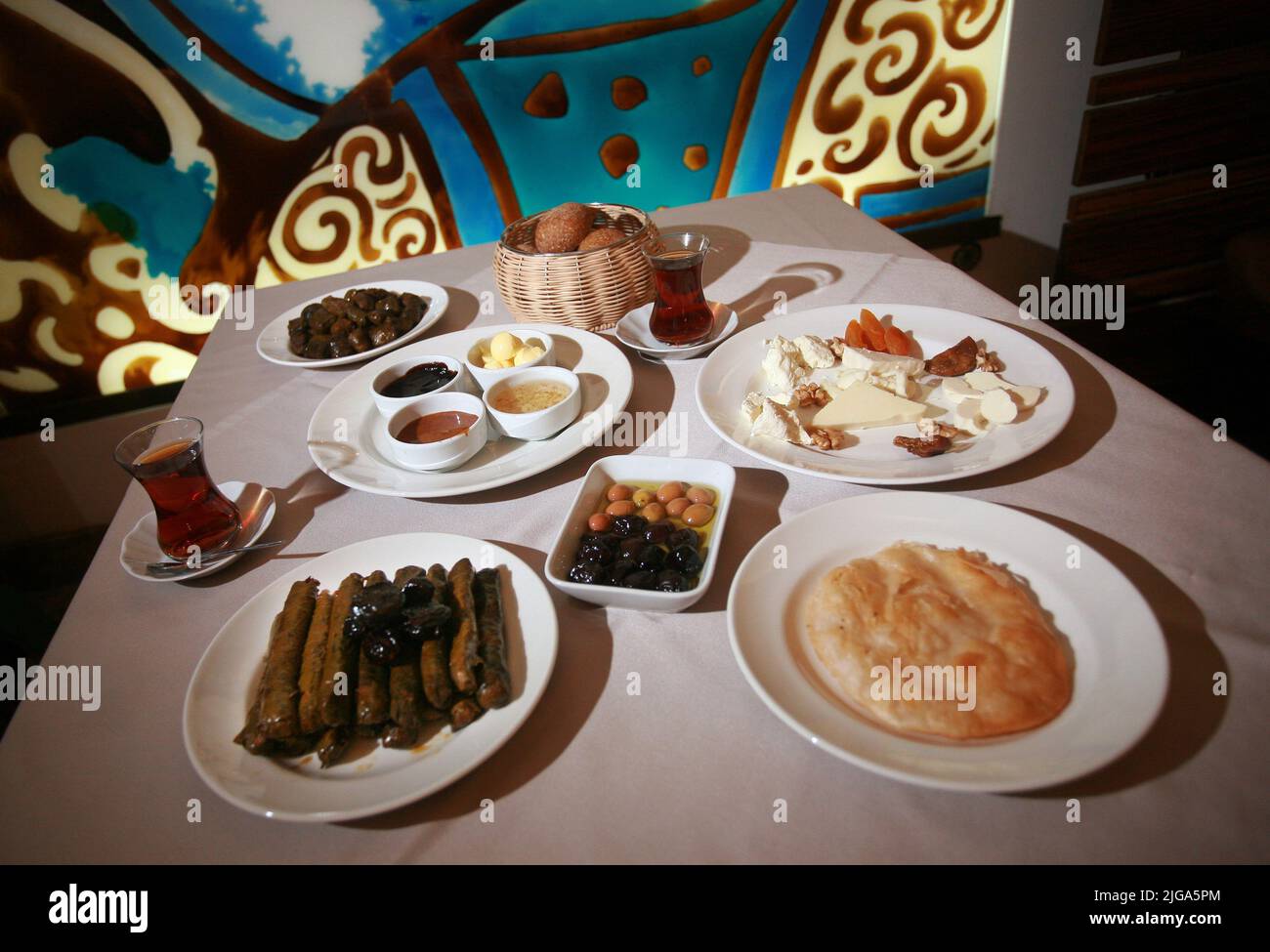 Petit déjeuner turc sur la table du petit déjeuner. Banque D'Images