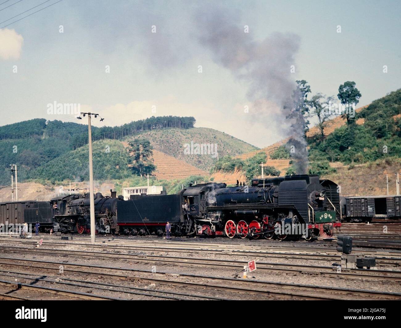 Locomotives à vapeur Datong, le long de la ligne de chemin de fer entre Xiamen et Nanping, province de Fujian, Chine, 1986 Banque D'Images