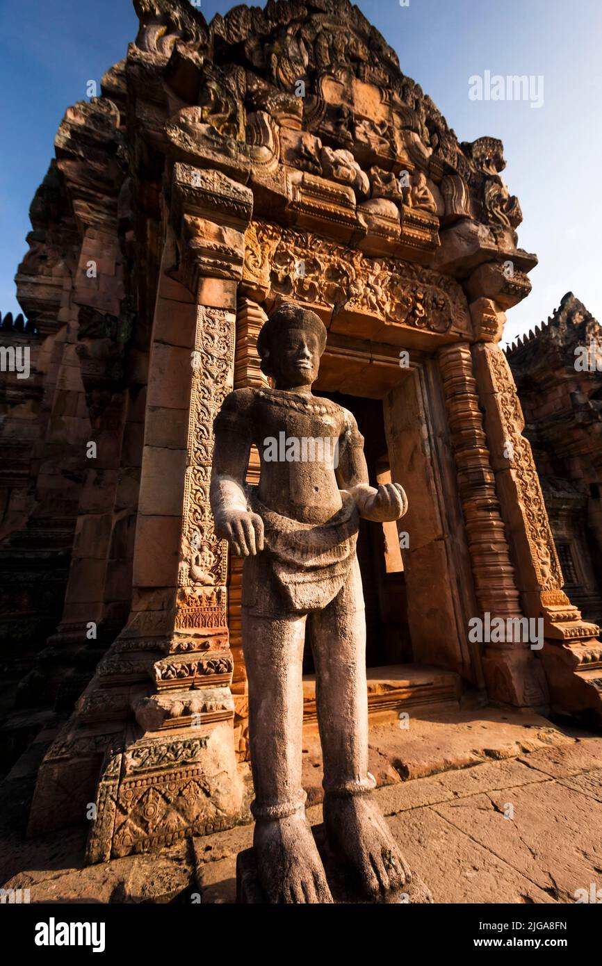 Prasat Hin Khao Phanom Rung, temple khmer, statue de gardien, matin, Buri RAM, Buriram, ISAN(Isaan), Thaïlande, Asie du Sud-est, Asie Banque D'Images