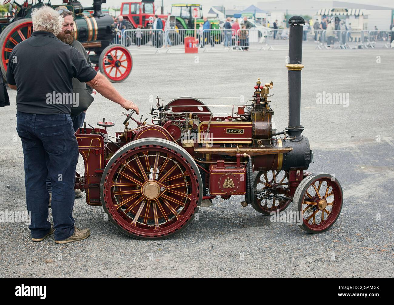 Moteur à vapeur historique d'époque au festival classique 2022, festival avec des voitures et véhicules anciens classiques de la ville de Galway, en Irlande Banque D'Images