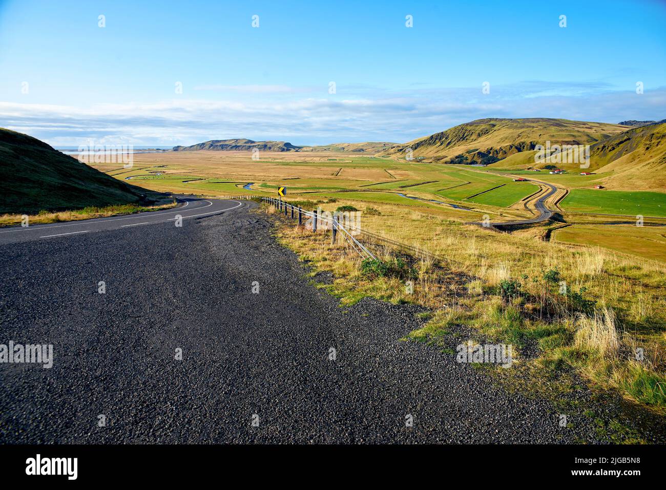 Route asphaltée en Islande, automne Banque D'Images