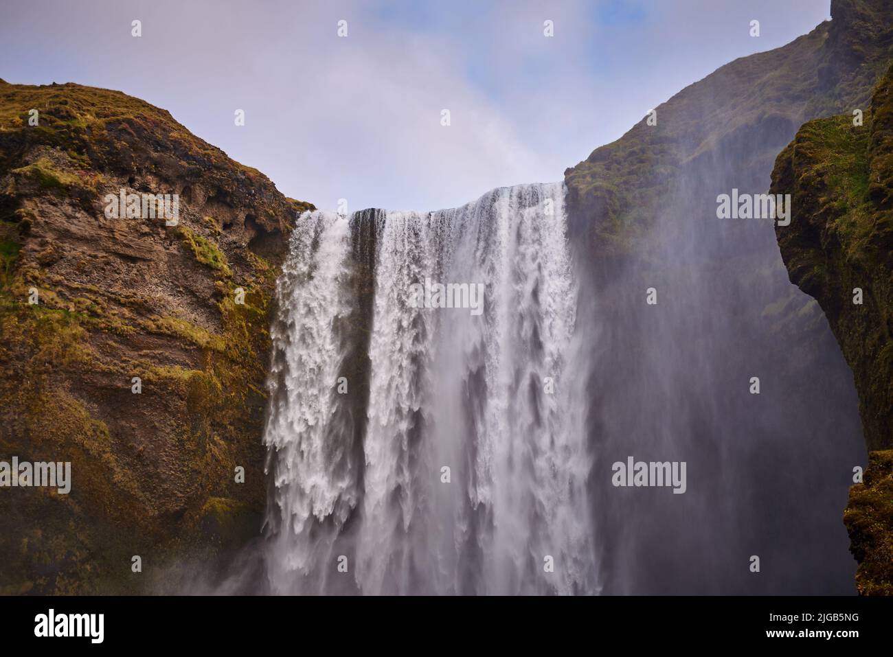 Skogafoss est une cascade en Islande Banque D'Images