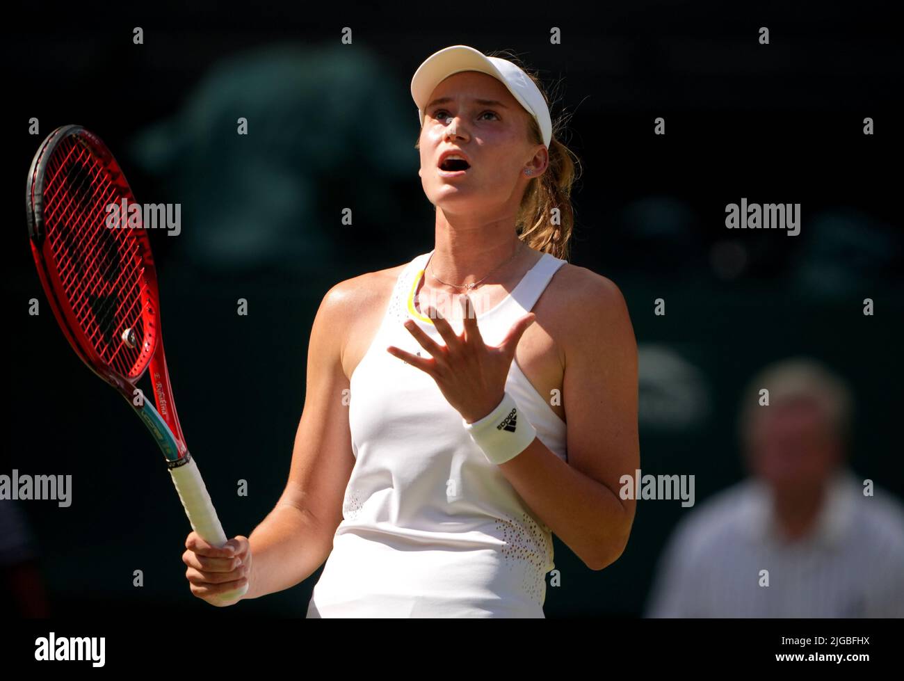 Elena Rybakina réagit lors de la finale des Dames contre l'ont Jabeur le treize jour des Championnats de Wimbledon 2022 au All England Lawn tennis and Croquet Club, Wimbledon. Date de la photo: Samedi 9 juillet 2022. Banque D'Images
