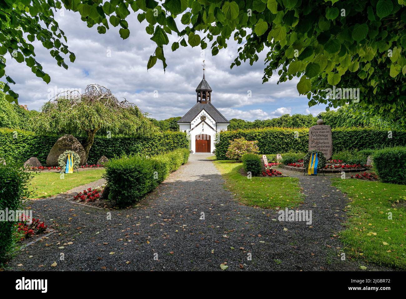 chapelle au centre du village de pêcheurs historique de Holm, Schleswig, Allemagne Banque D'Images